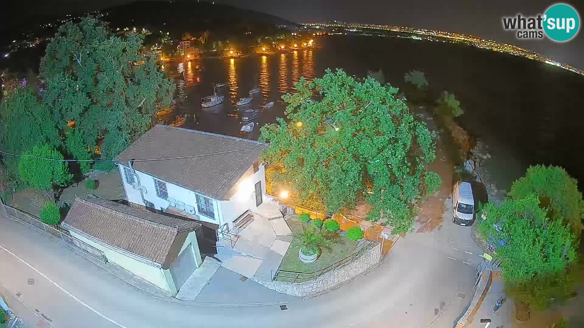 Ika Harbor Webcam – LIVE View of the Harbor and Opatija Lights