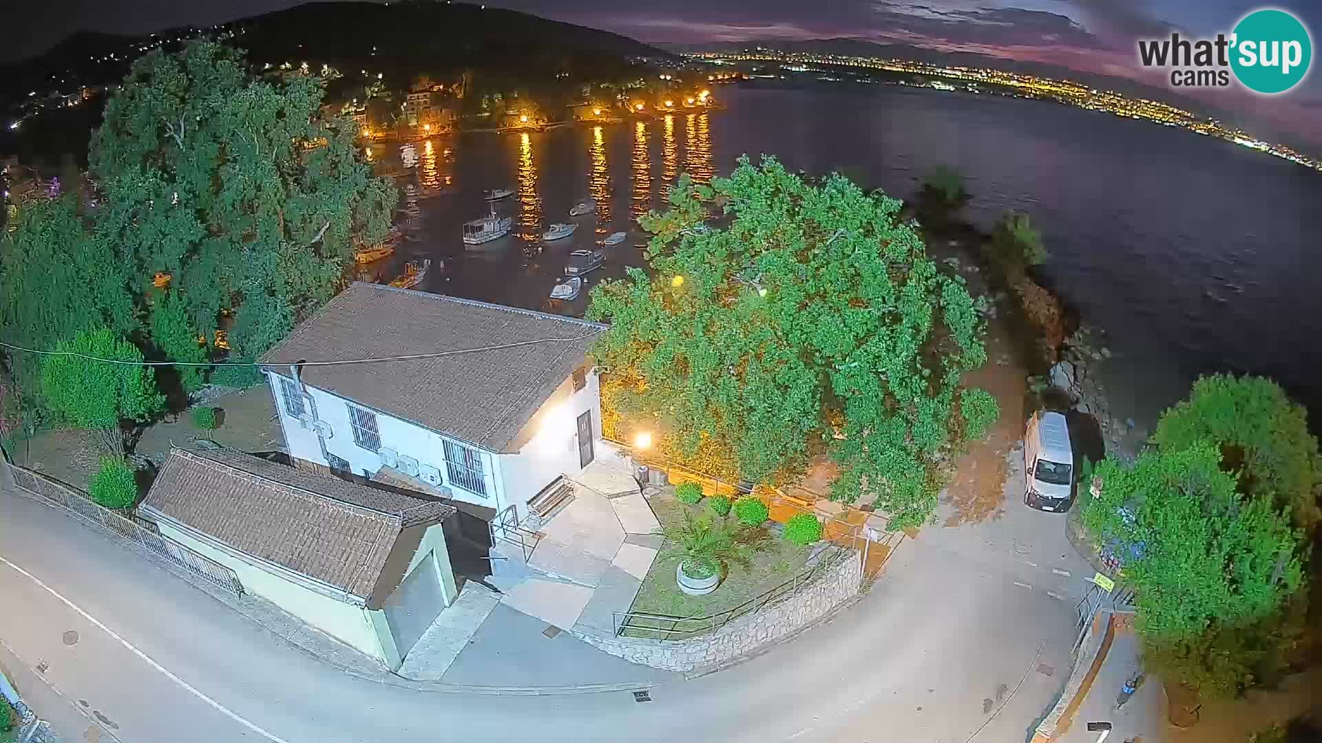 Ika Harbor Webcam – LIVE View of the Harbor and Opatija Lights