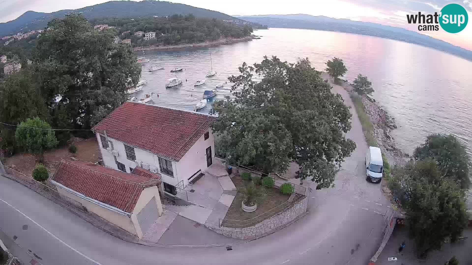 Ika Harbor Webcam – LIVE View of the Harbor and Opatija Lights