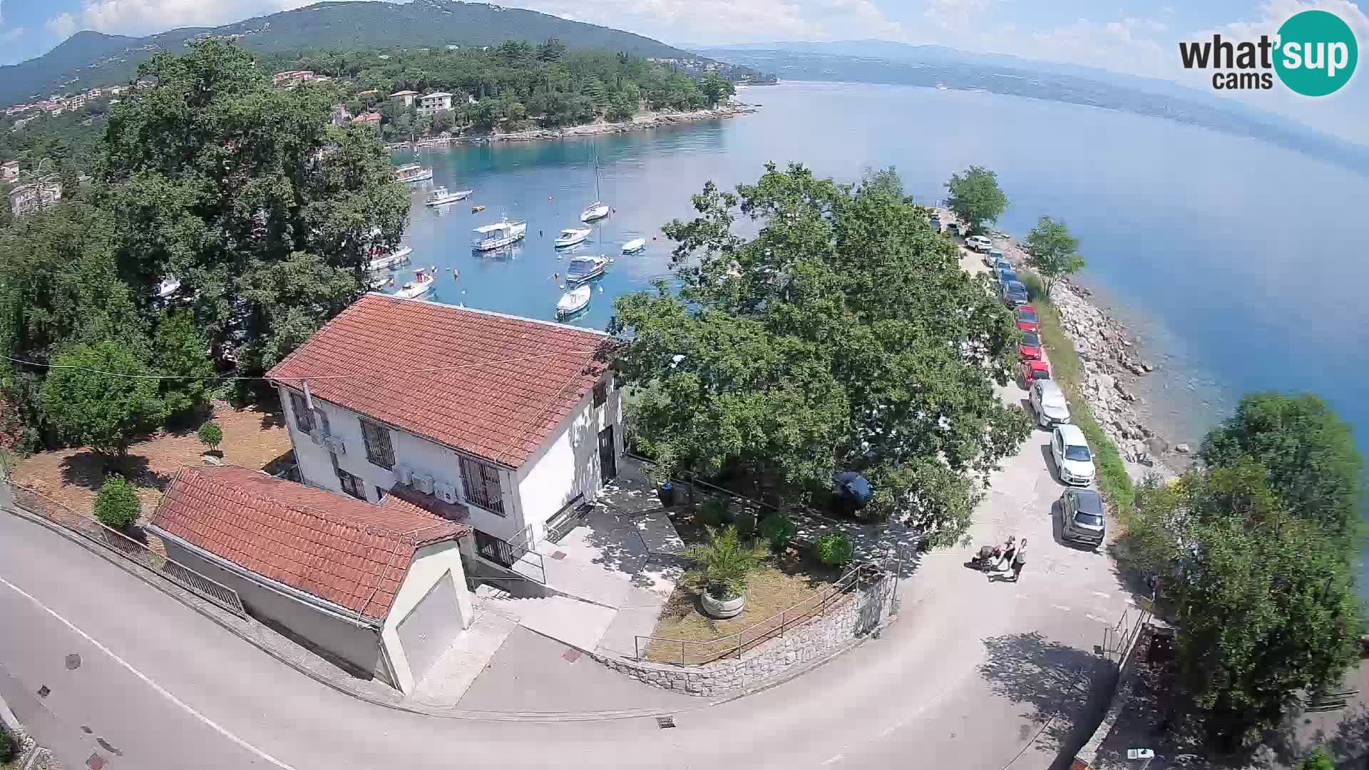 Spletna kamera pristanišče Ika – Pogled v živo na pristanišče in luči Opatije