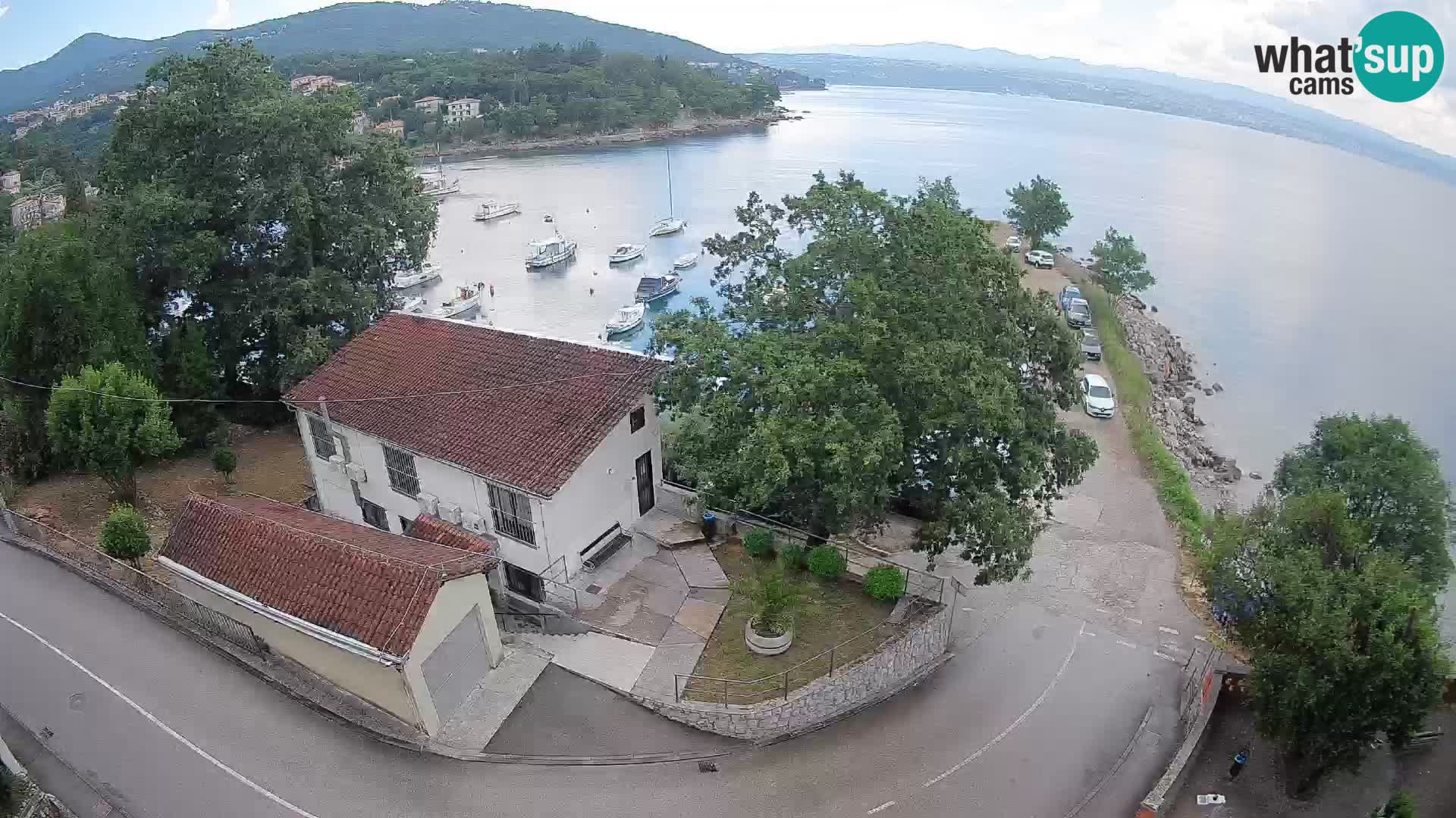 Web kamera luka Ika – Pogled uživo na luku i svjetla Opatije