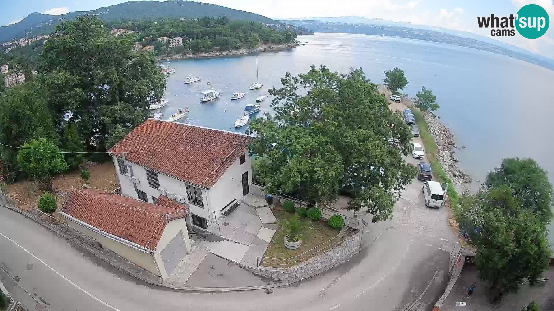 Spletna kamera pristanišče Ika – Pogled v živo na pristanišče in luči Opatije