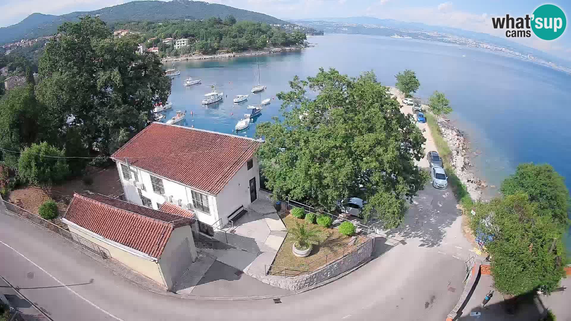 Web kamera luka Ika – Pogled uživo na luku i svjetla Opatije