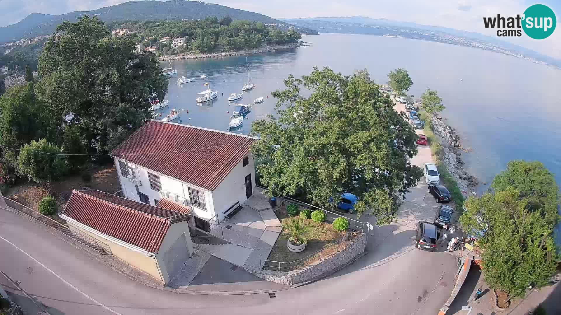 Web kamera luka Ika – Pogled uživo na luku i svjetla Opatije
