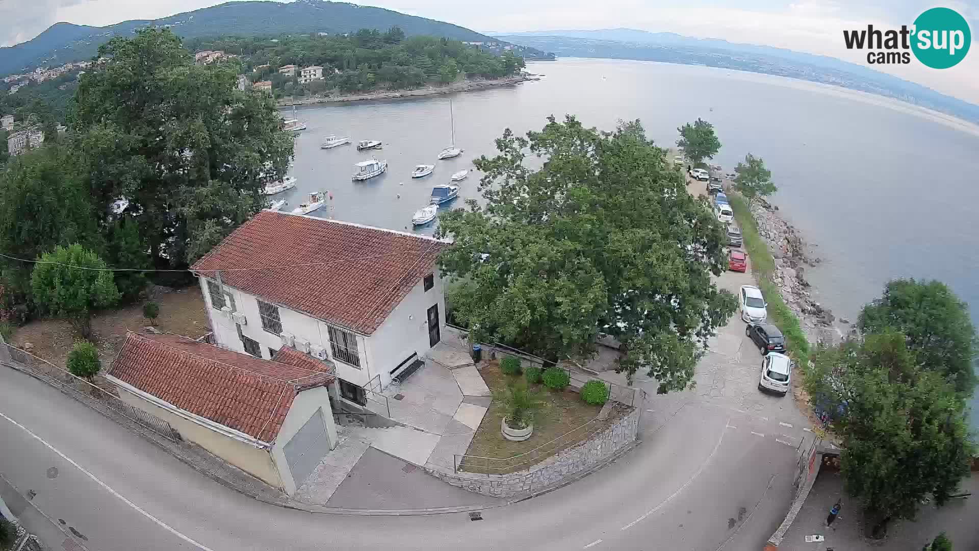 Web kamera luka Ika – Pogled uživo na luku i svjetla Opatije