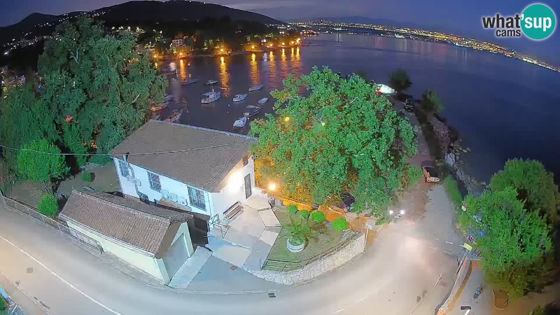 Ika Harbor Webcam – LIVE View of the Harbor and Opatija Lights