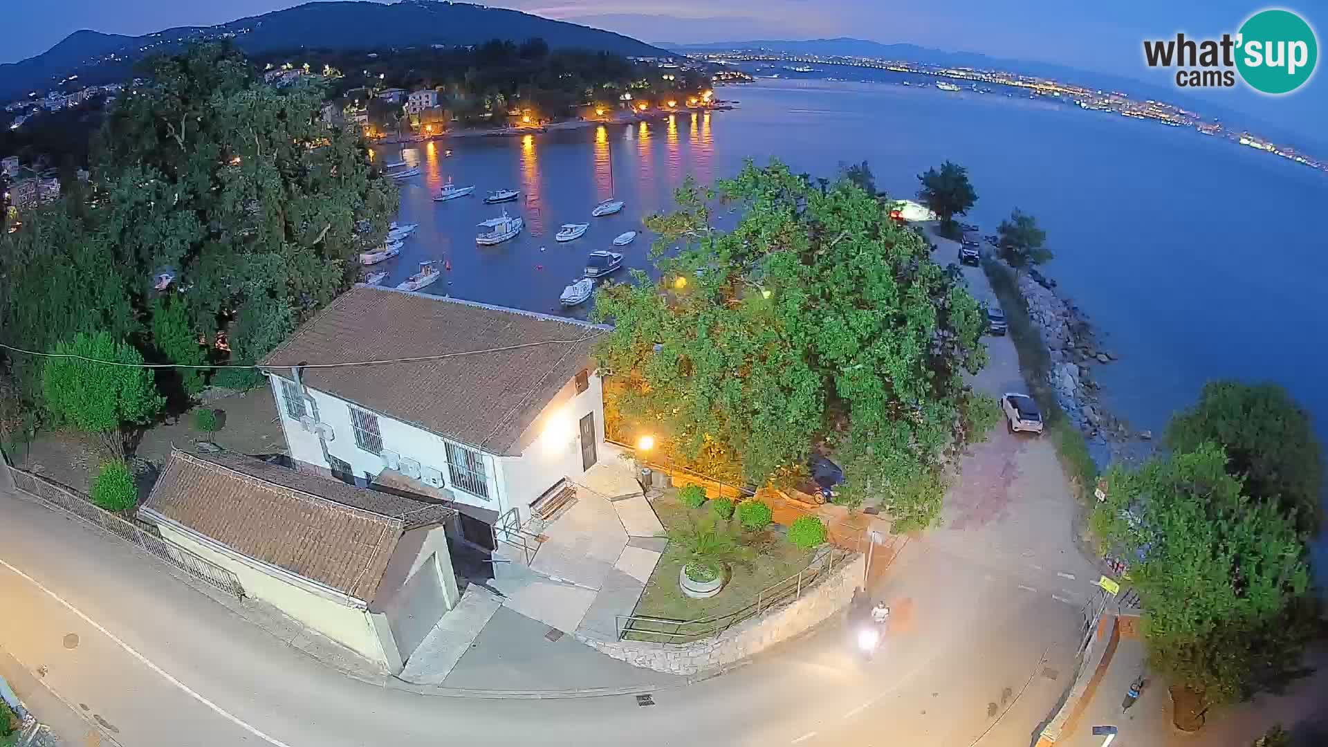 Ika Harbor Webcam – LIVE View of the Harbor and Opatija Lights
