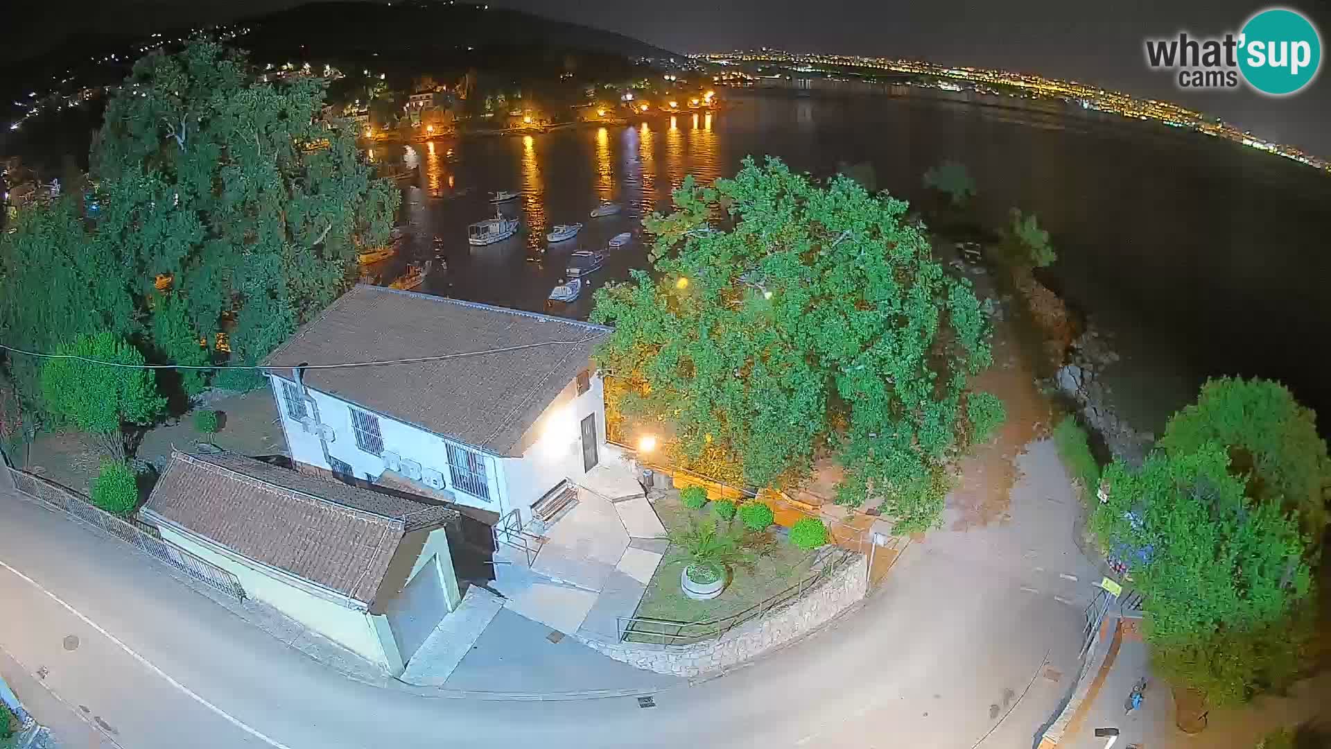 Ika Harbor Webcam – LIVE View of the Harbor and Opatija Lights