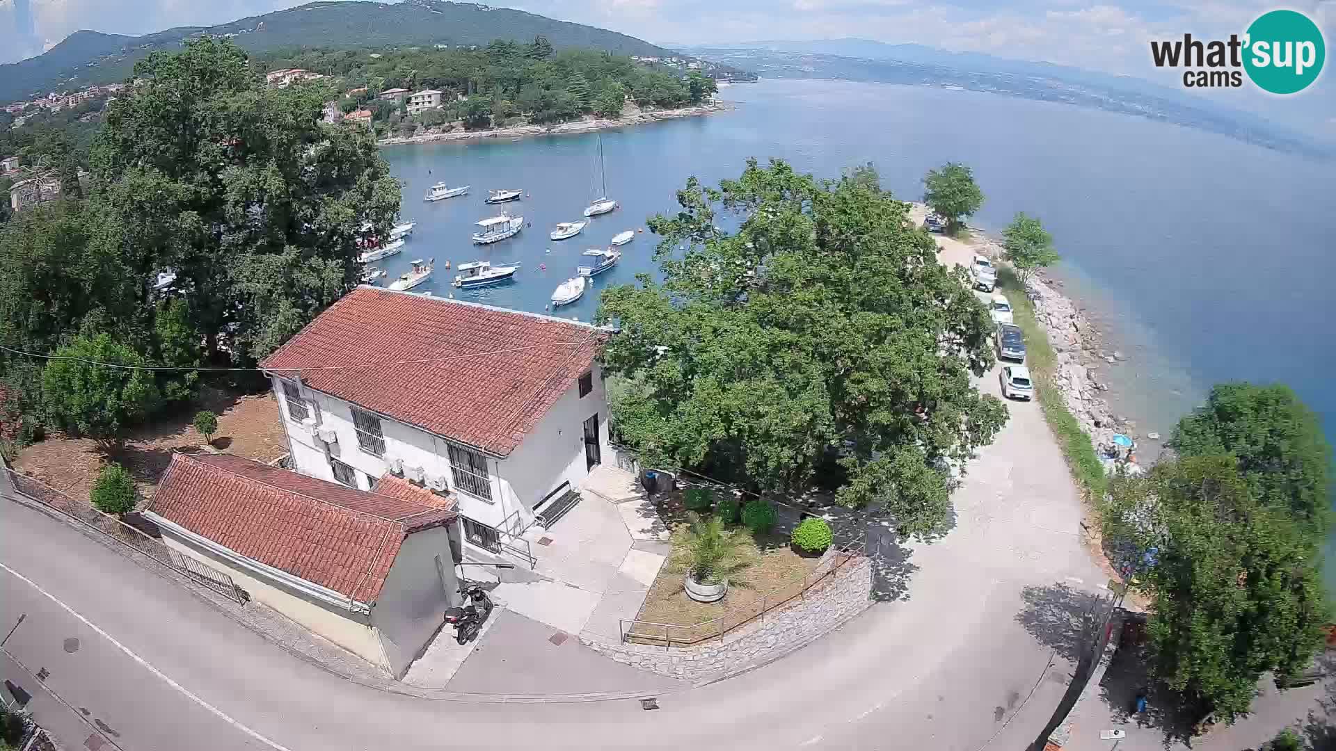 Web kamera luka Ika – Pogled uživo na luku i svjetla Opatije
