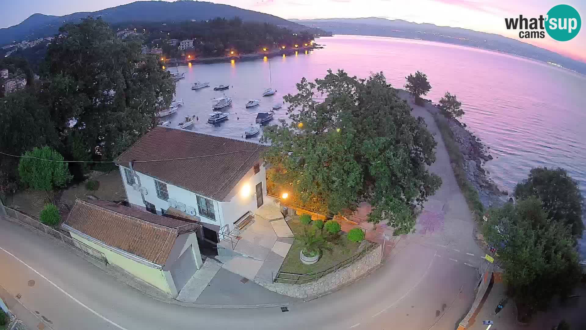 Ika Harbor Webcam – LIVE View of the Harbor and Opatija Lights