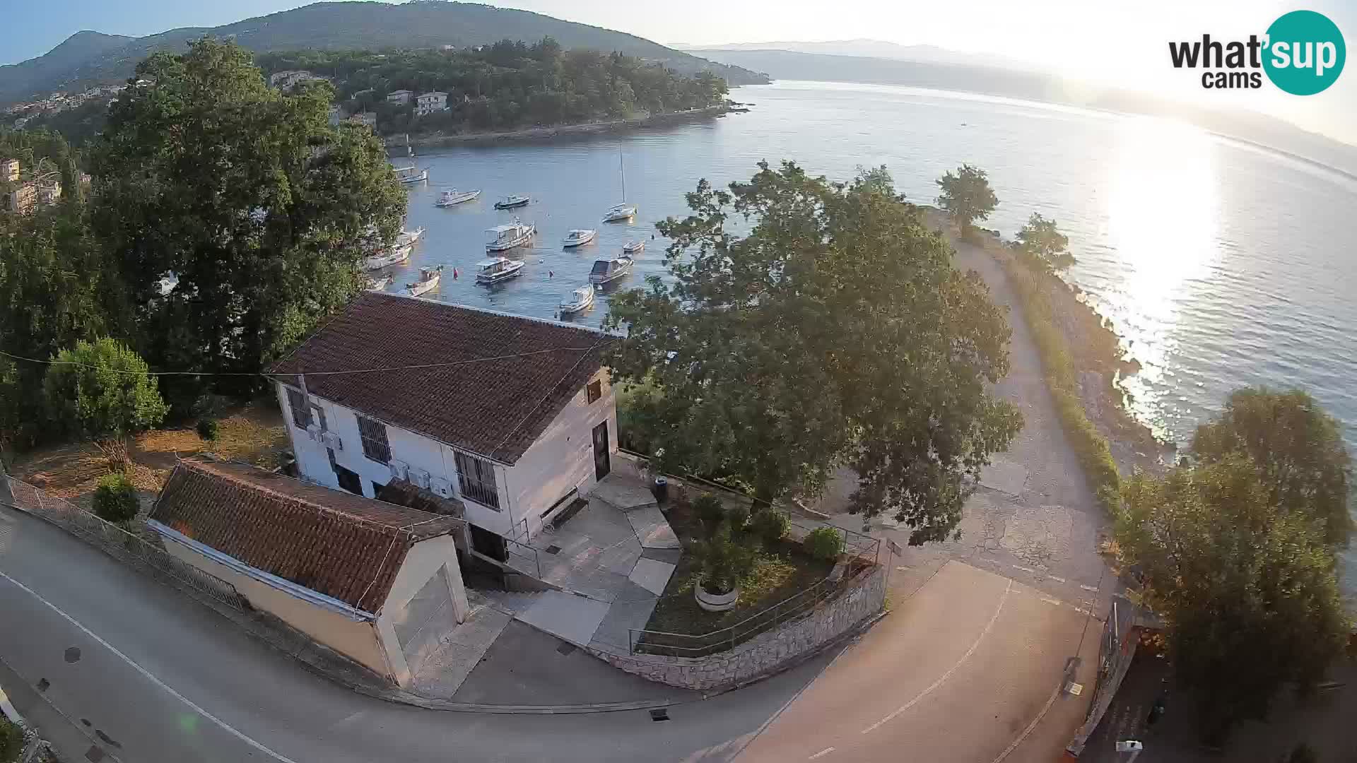 Ika Harbor Webcam – LIVE View of the Harbor and Opatija Lights