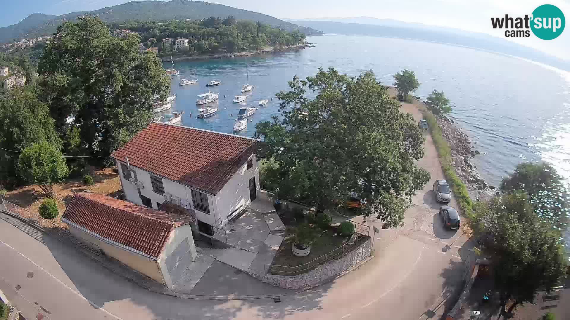 Web kamera luka Ika – Pogled uživo na luku i svjetla Opatije