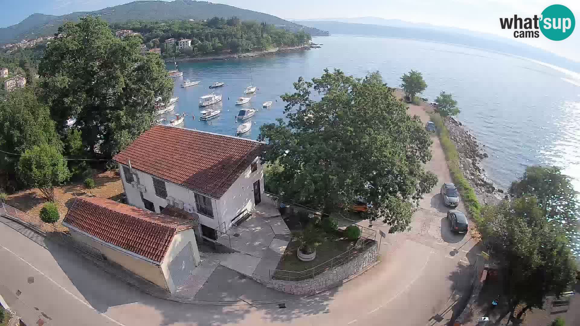 Spletna kamera pristanišče Ika – Pogled v živo na pristanišče in luči Opatije