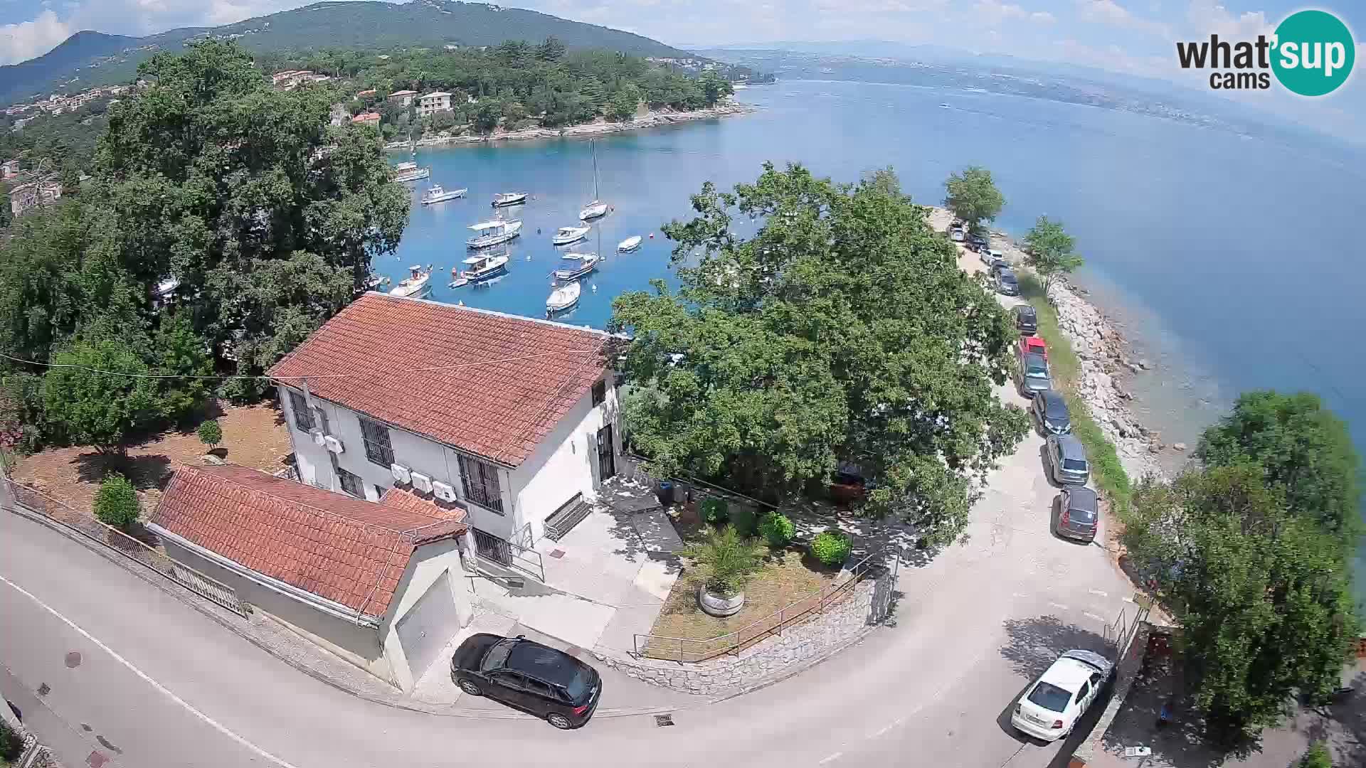 Spletna kamera pristanišče Ika – Pogled v živo na pristanišče in luči Opatije