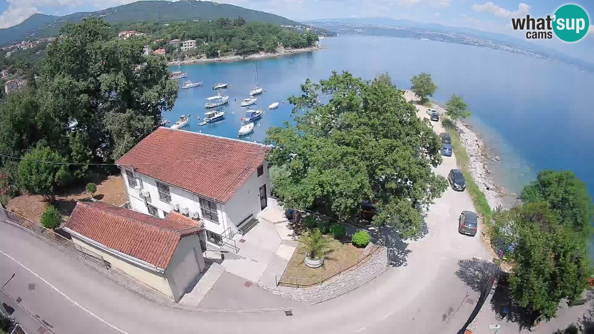 Web kamera luka Ika – Pogled uživo na luku i svjetla Opatije