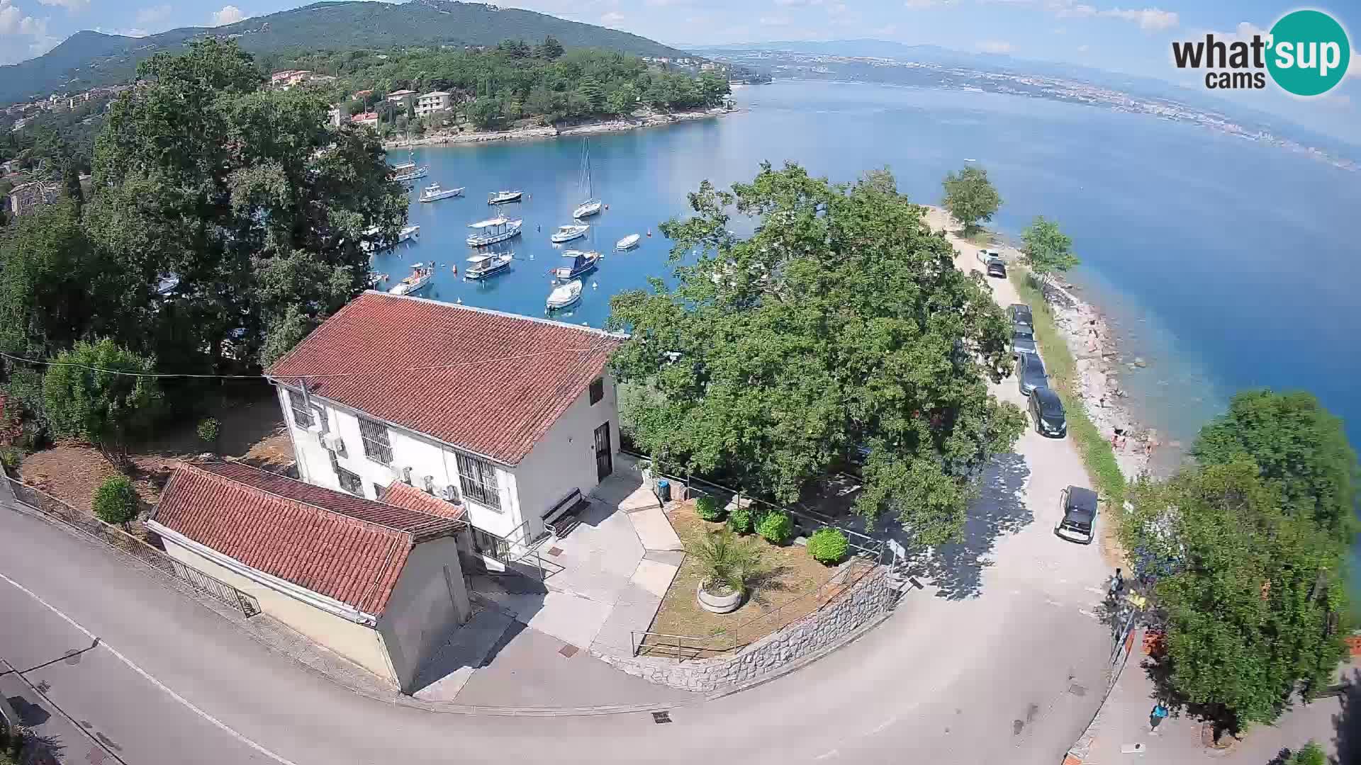 Web kamera luka Ika – Pogled uživo na luku i svjetla Opatije