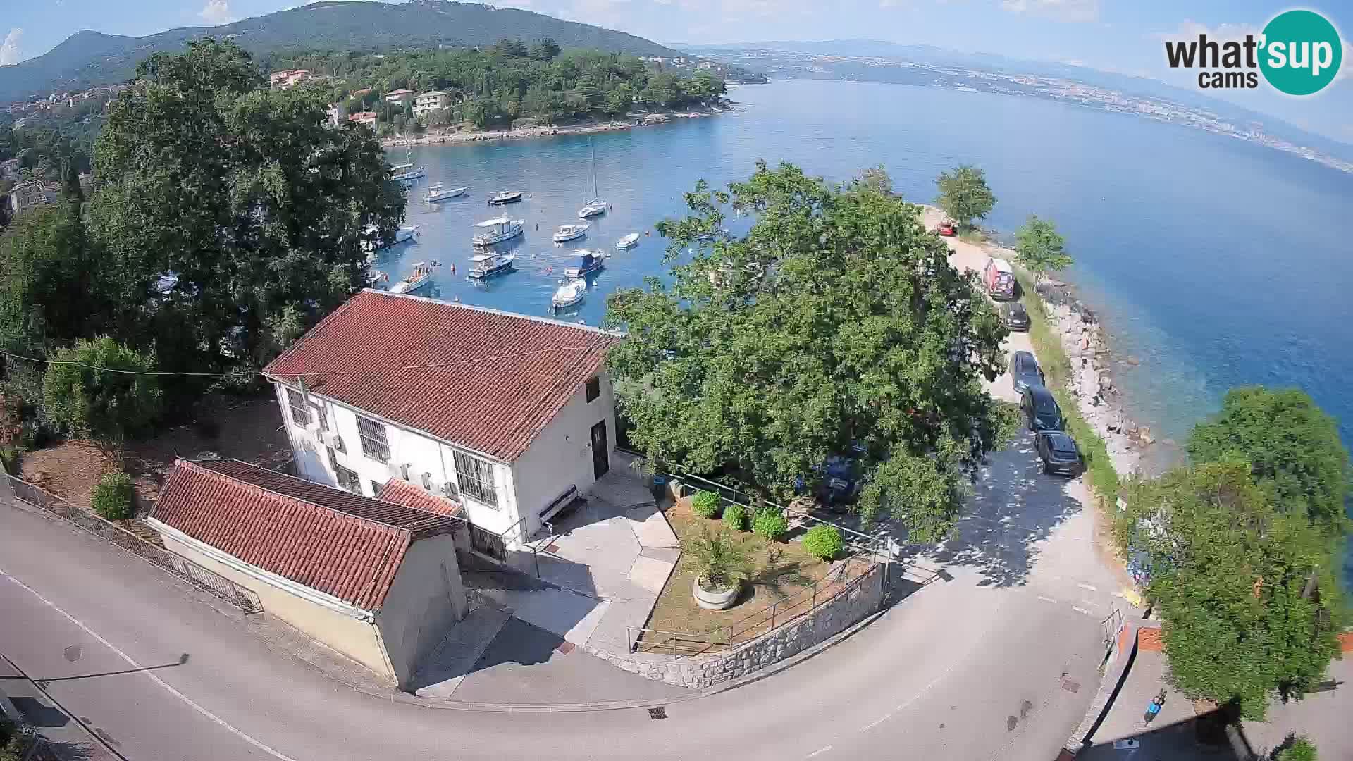 Spletna kamera pristanišče Ika – Pogled v živo na pristanišče in luči Opatije