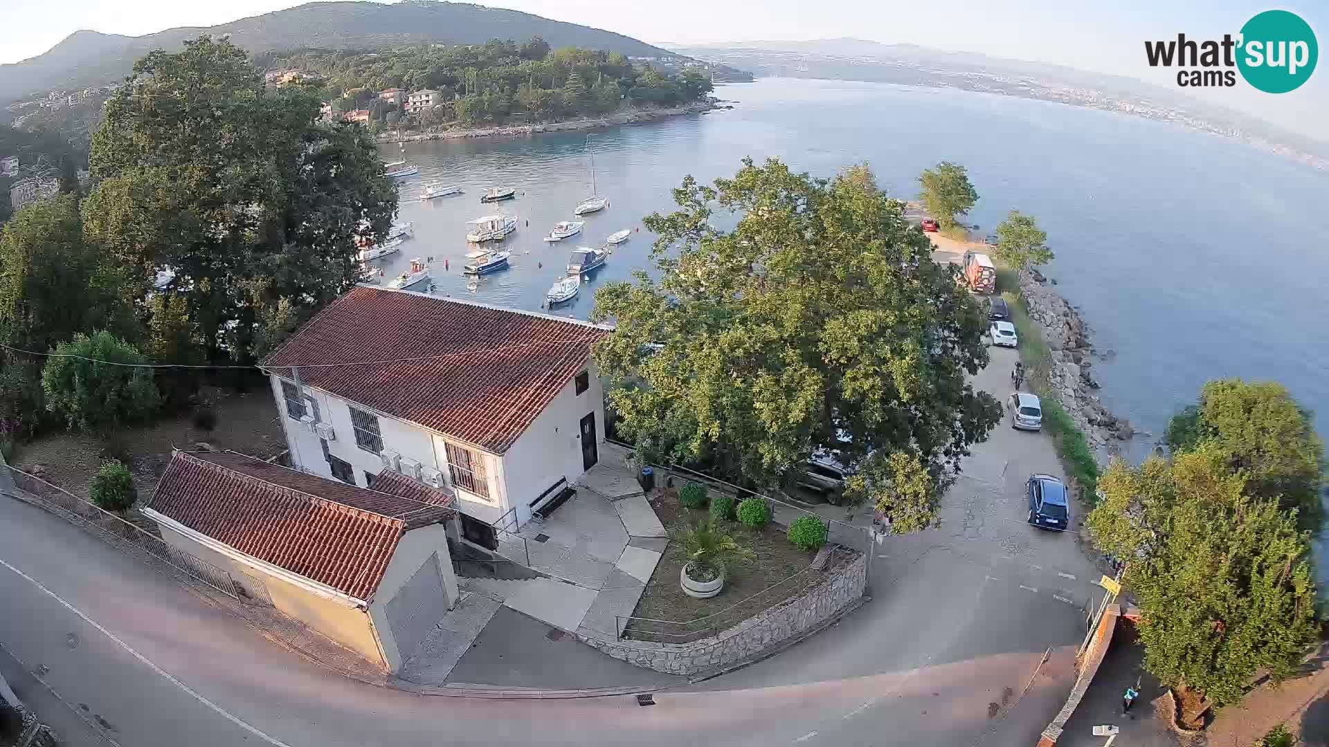 Ika Harbor Webcam – LIVE View of the Harbor and Opatija Lights