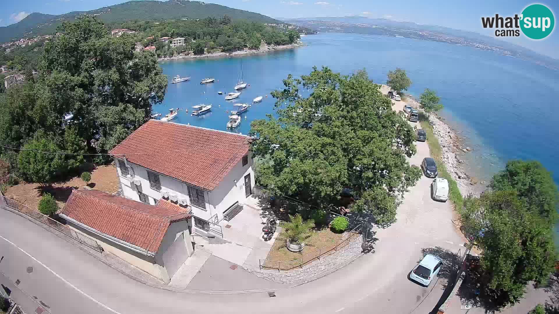 Web kamera luka Ika – Pogled uživo na luku i svjetla Opatije