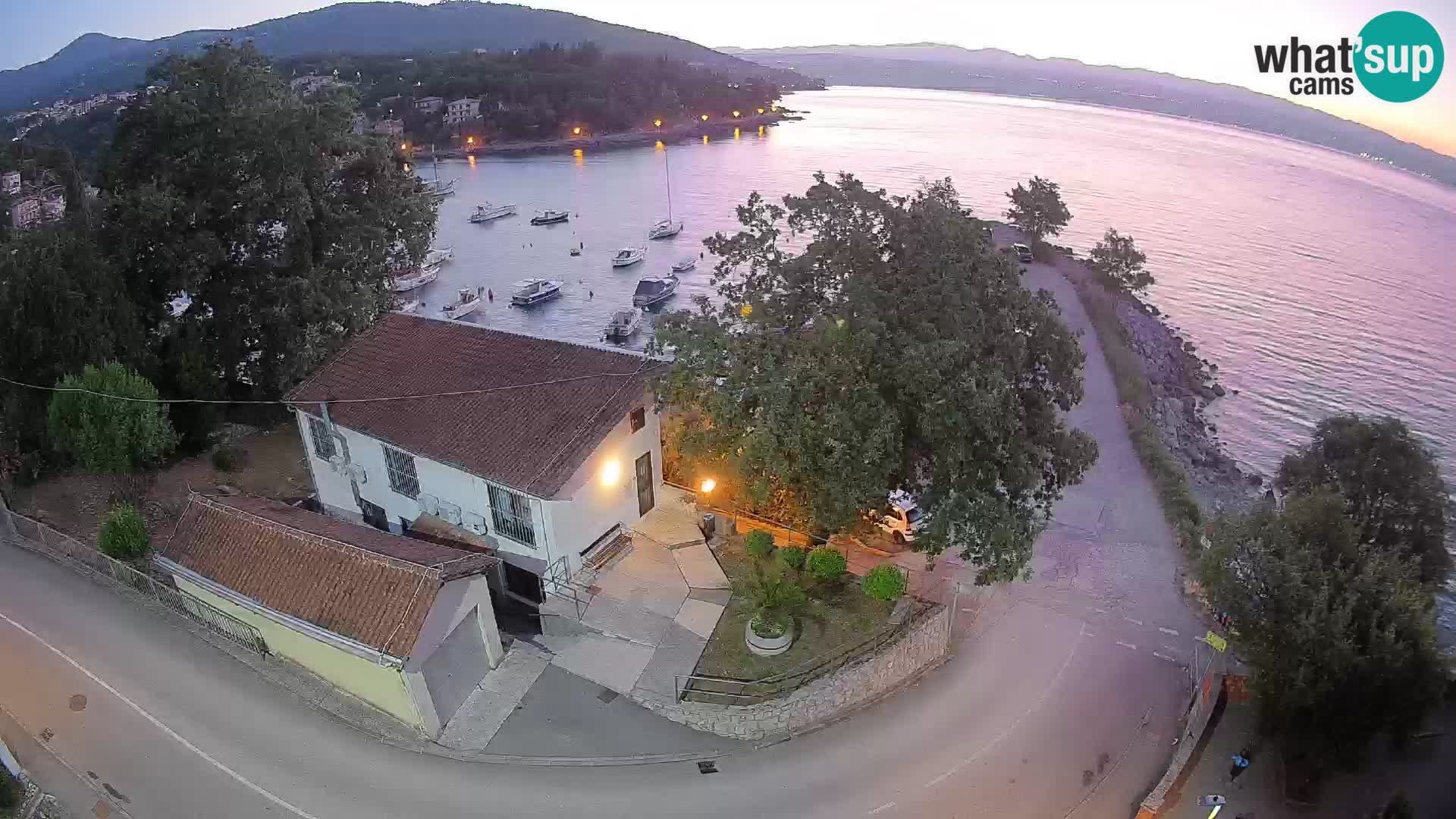 Ika Harbor Webcam – LIVE View of the Harbor and Opatija Lights