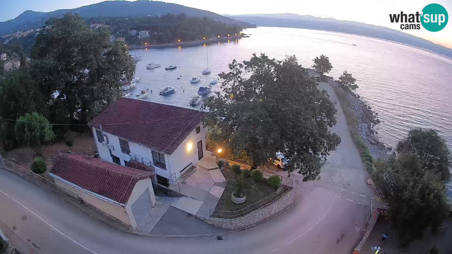 Ika Harbor Webcam – LIVE View of the Harbor and Opatija Lights