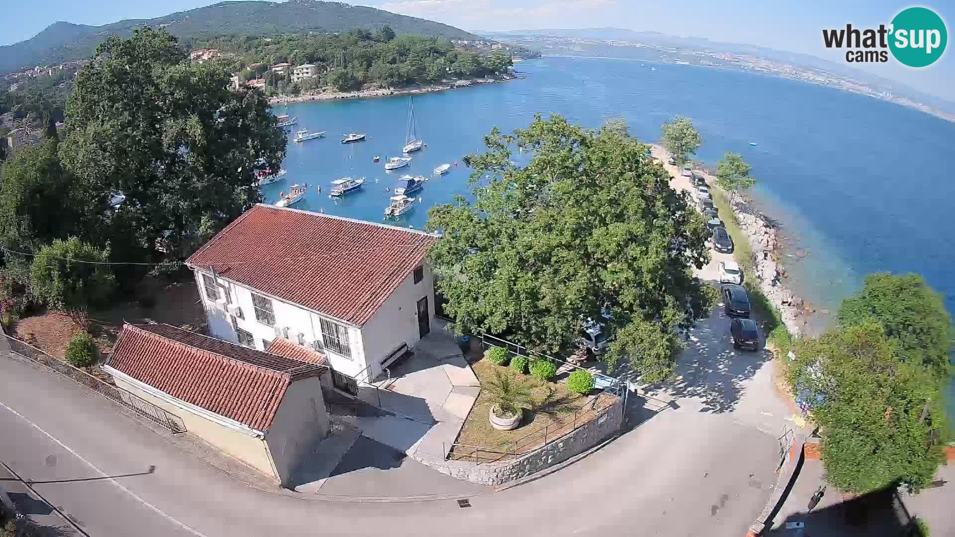 Web kamera luka Ika – Pogled uživo na luku i svjetla Opatije