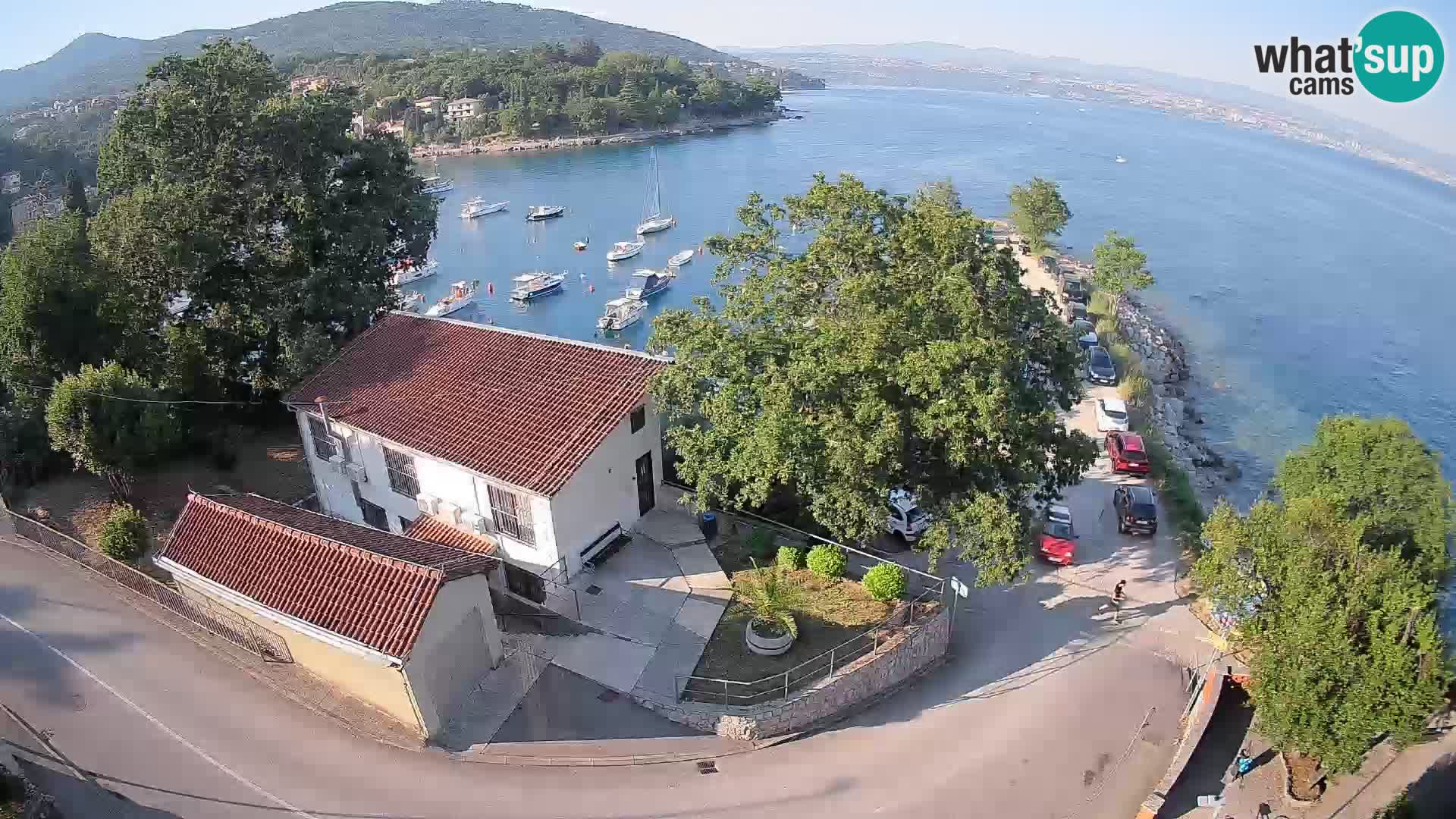 Web kamera luka Ika – Pogled uživo na luku i svjetla Opatije