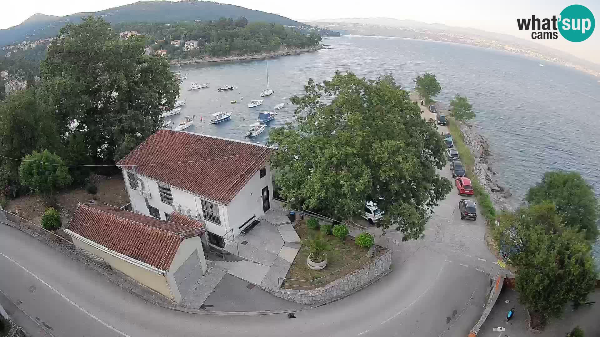 Web kamera luka Ika – Pogled uživo na luku i svjetla Opatije