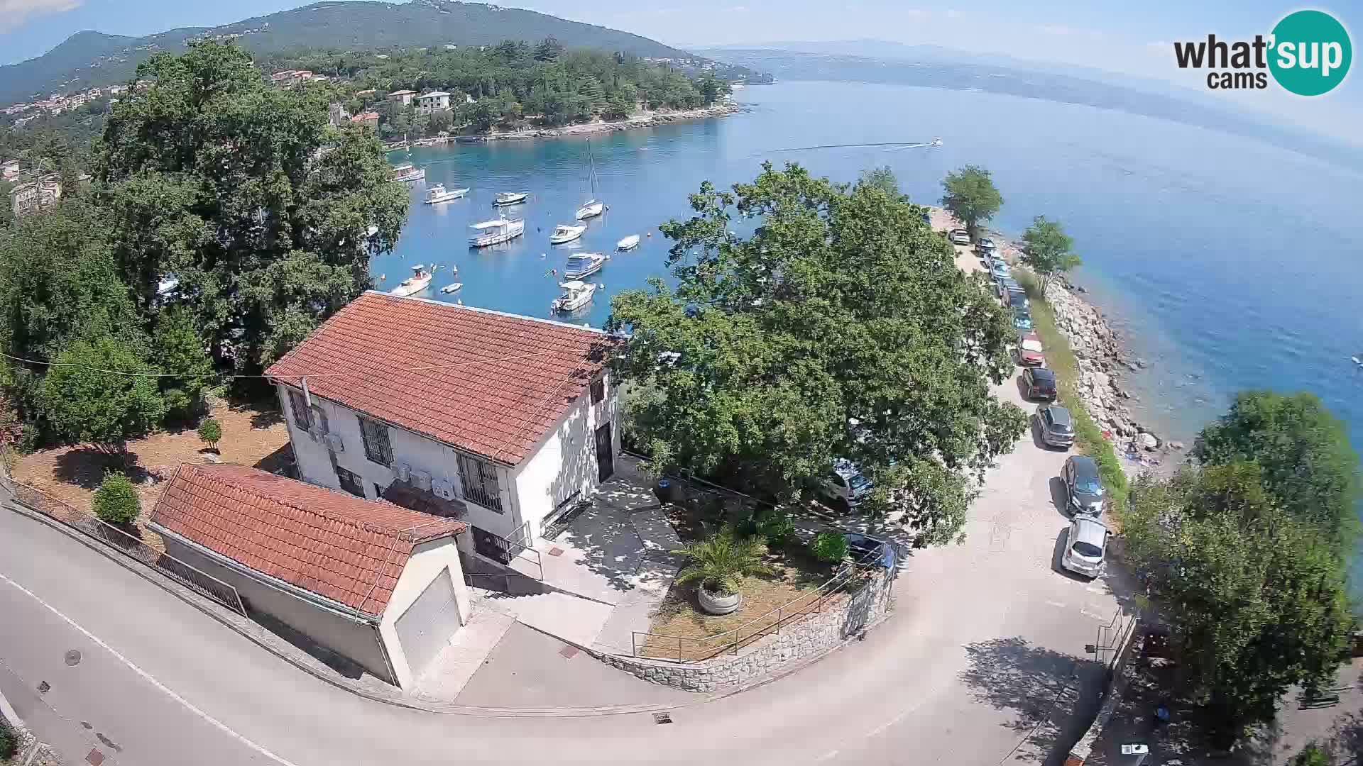 Spletna kamera pristanišče Ika – Pogled v živo na pristanišče in luči Opatije