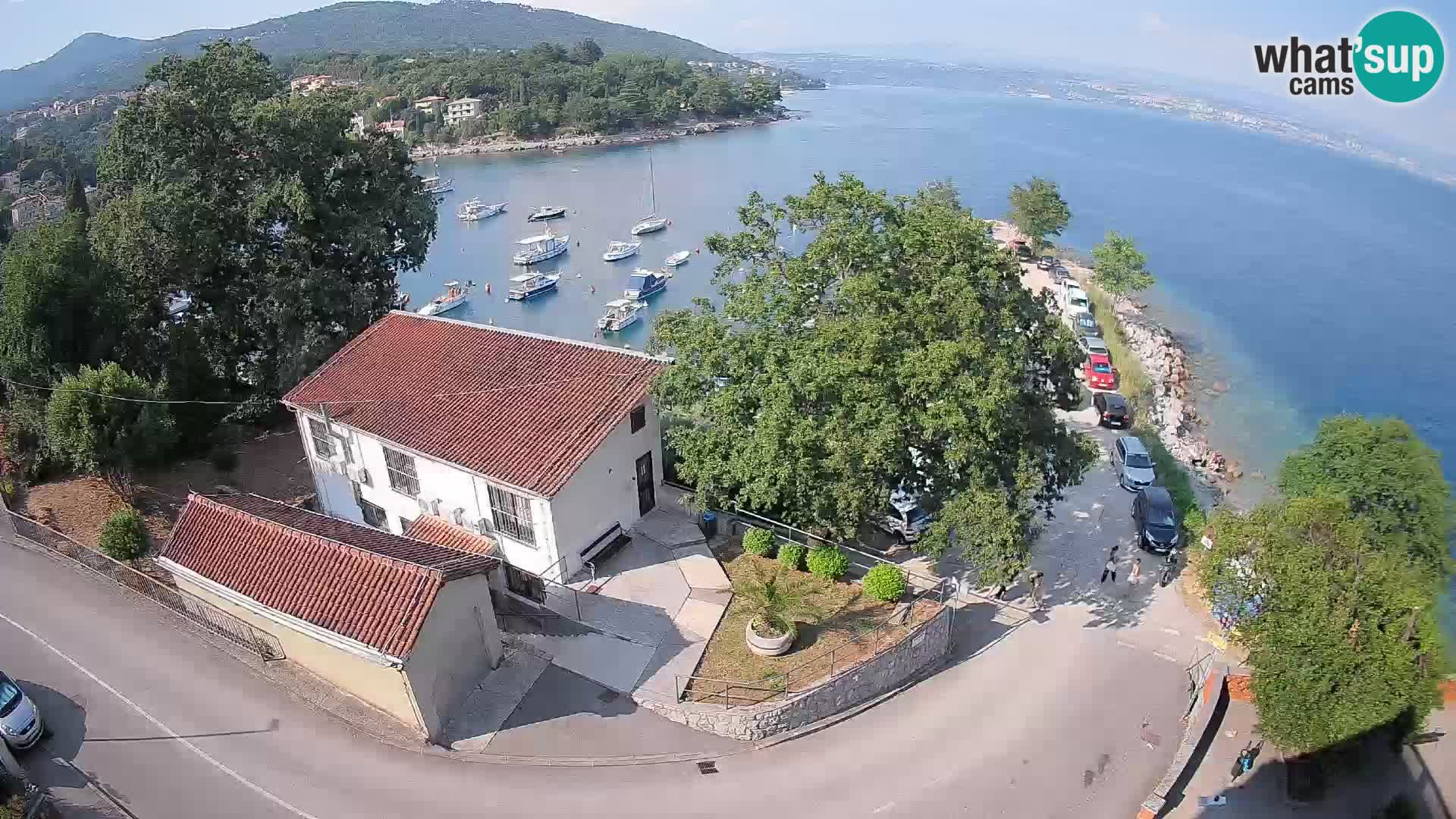 Web kamera luka Ika – Pogled uživo na luku i svjetla Opatije