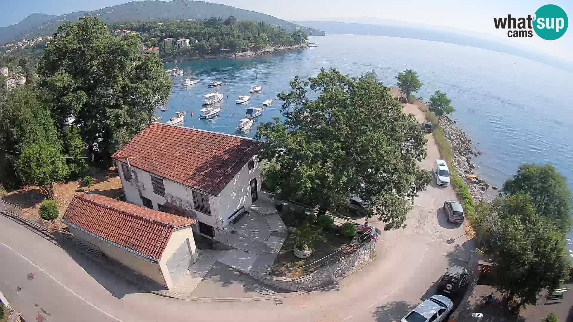 Spletna kamera pristanišče Ika – Pogled v živo na pristanišče in luči Opatije