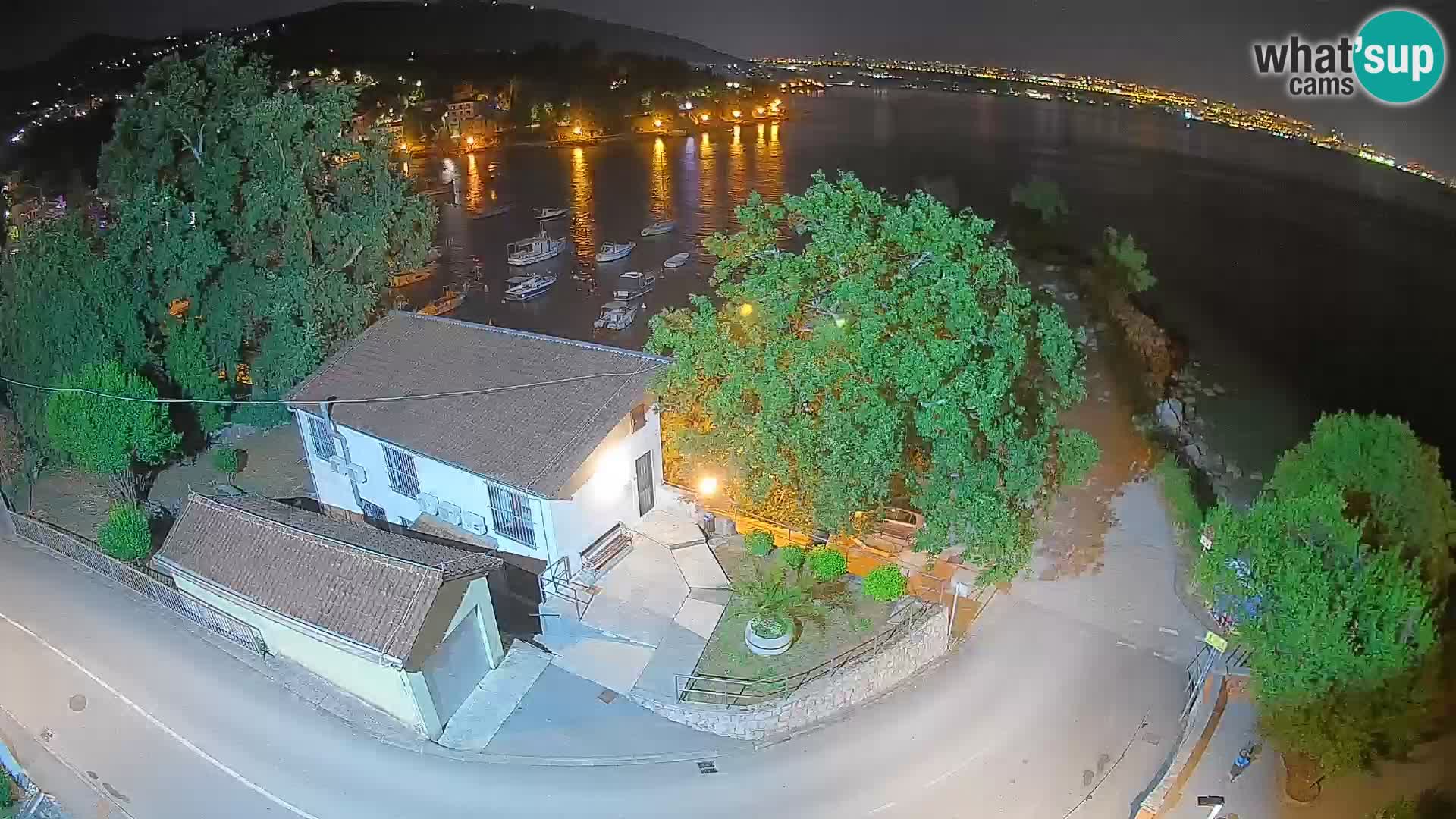 Ika Harbor Webcam – LIVE View of the Harbor and Opatija Lights