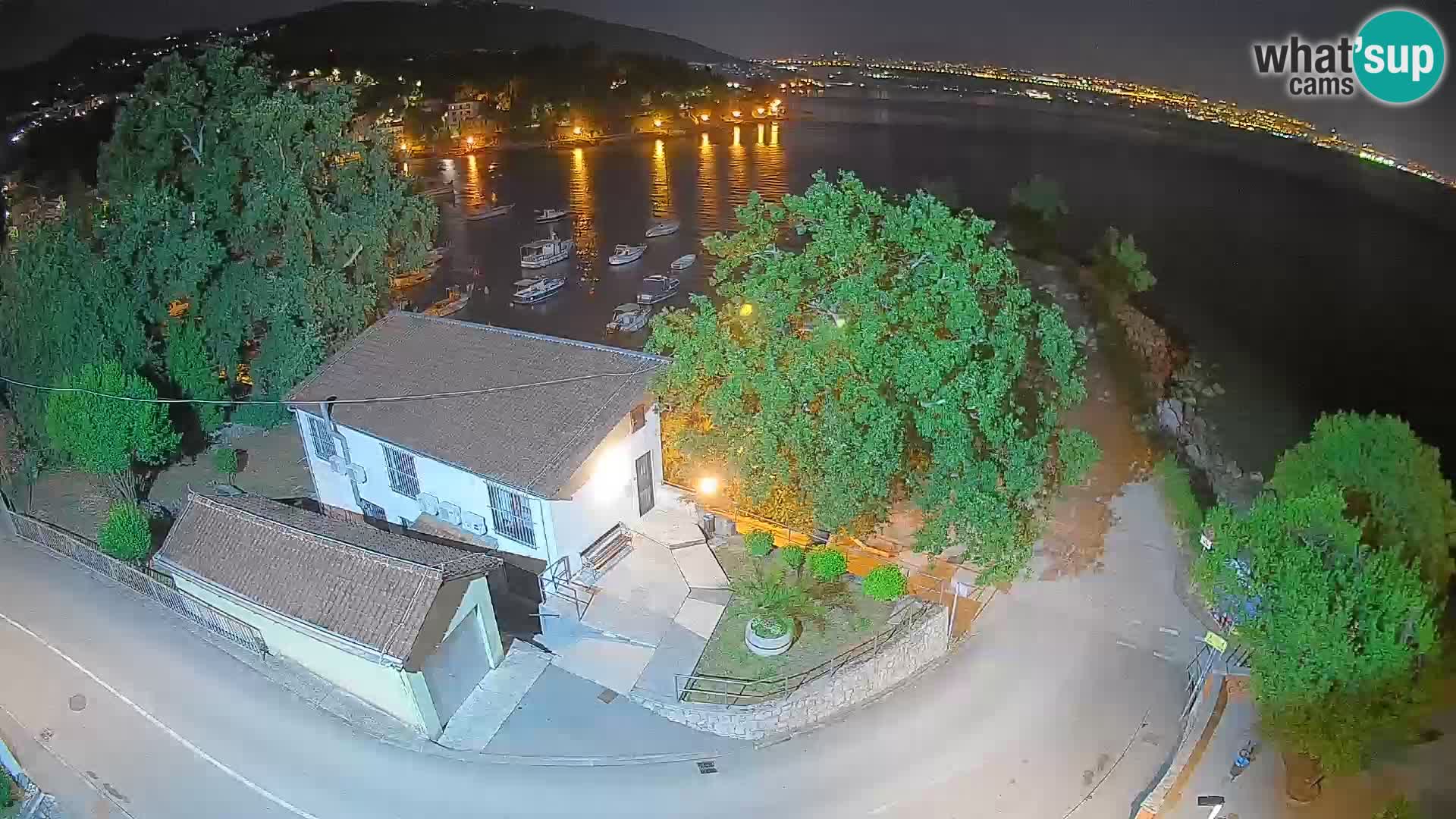 Ika Harbor Webcam – LIVE View of the Harbor and Opatija Lights