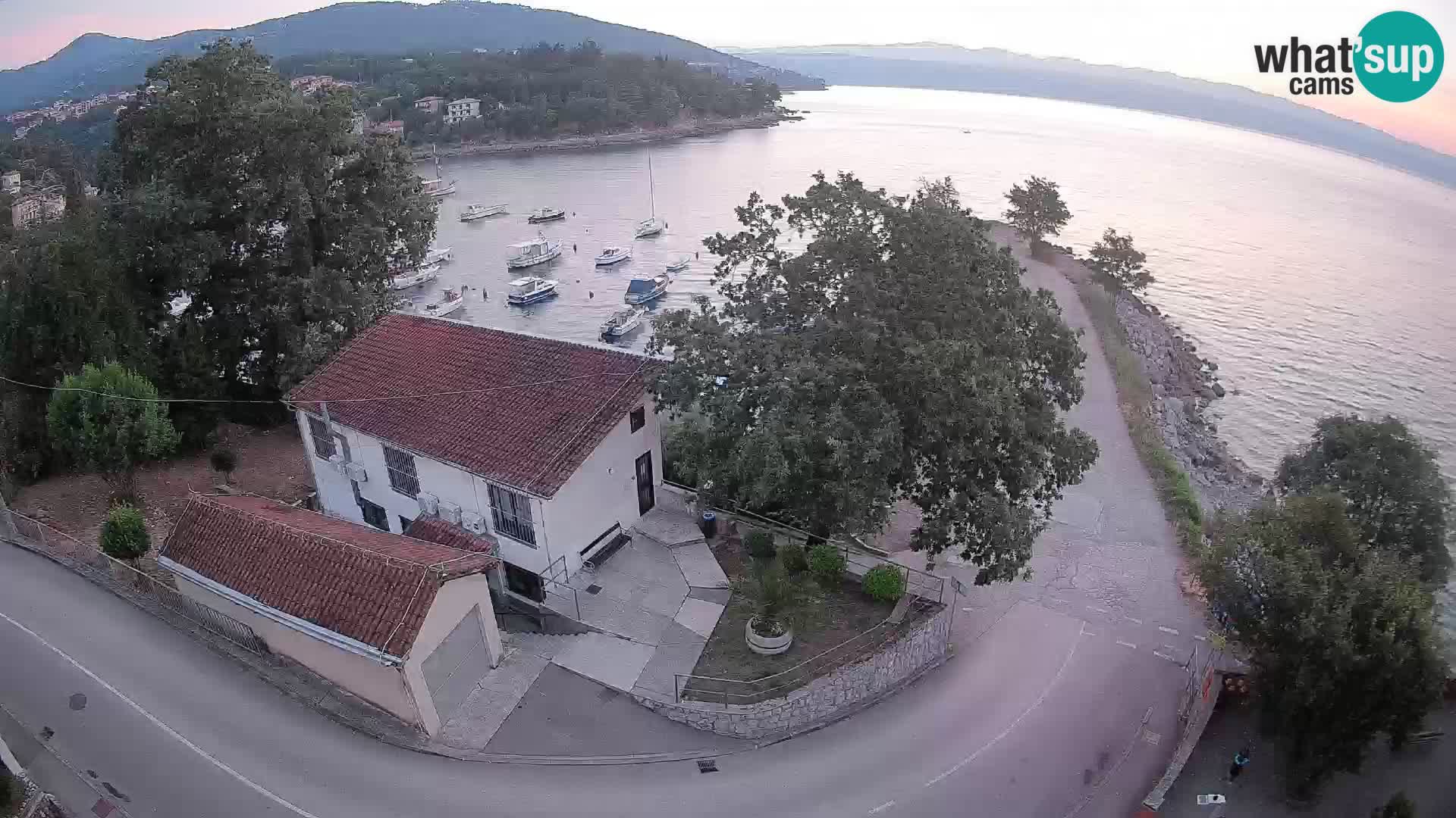 Ika Harbor Webcam – LIVE View of the Harbor and Opatija Lights