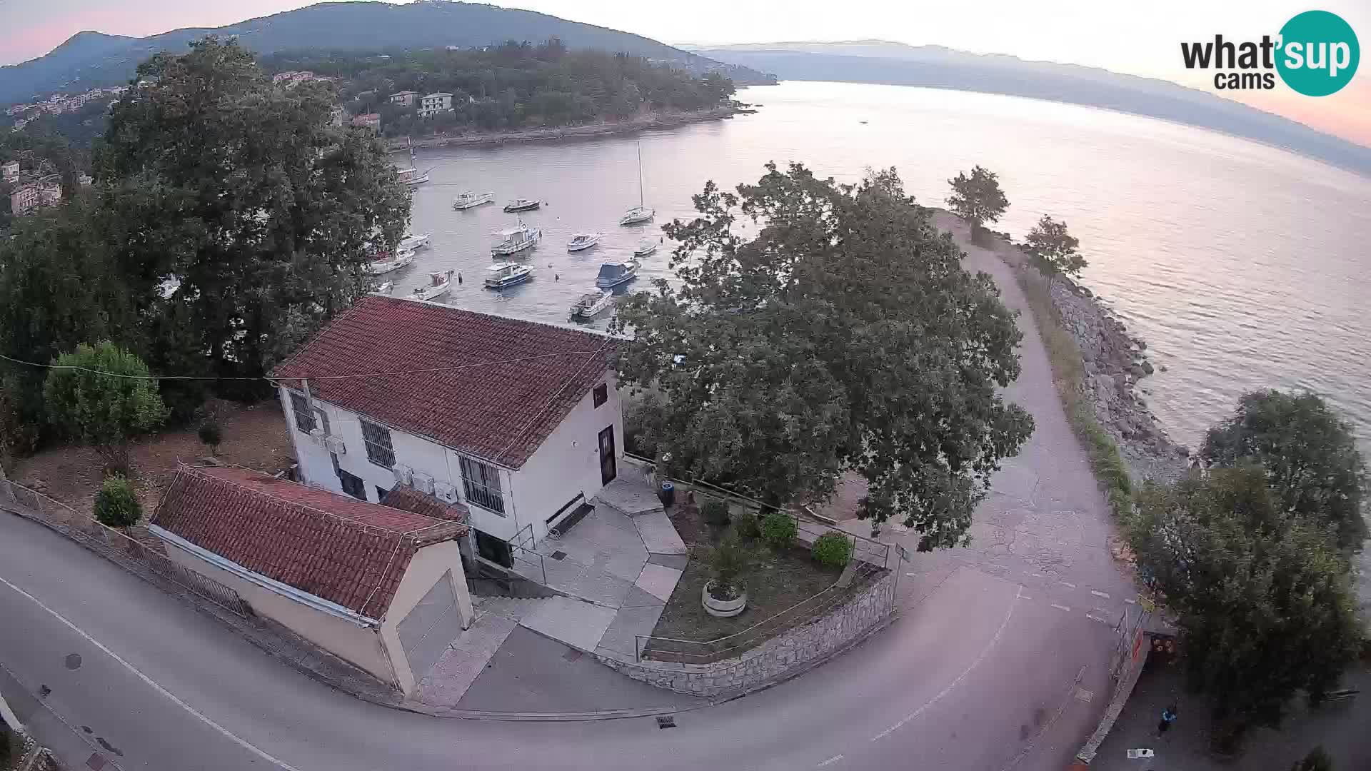 Ika Harbor Webcam – LIVE View of the Harbor and Opatija Lights
