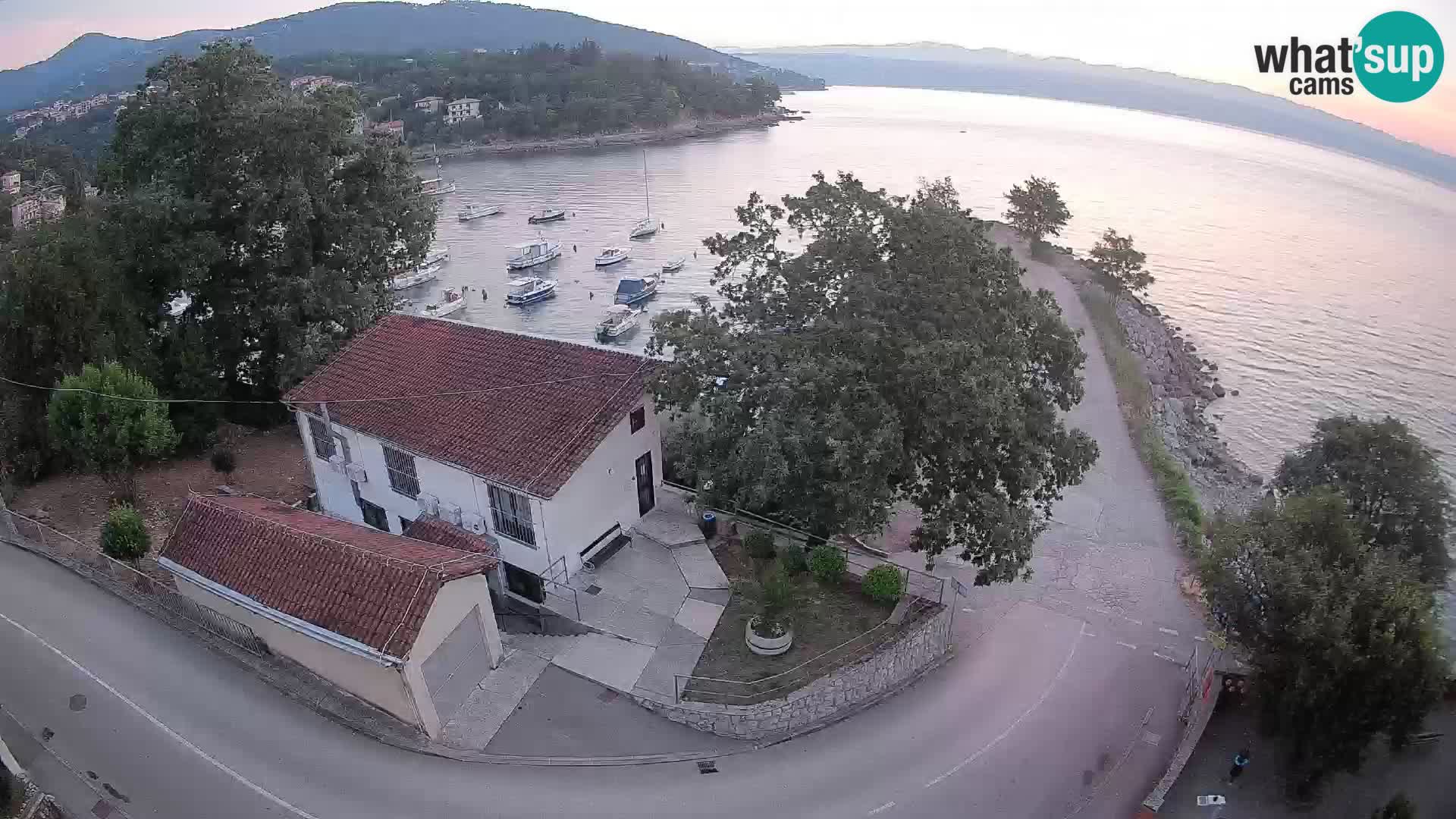 Ika Harbor Webcam – LIVE View of the Harbor and Opatija Lights