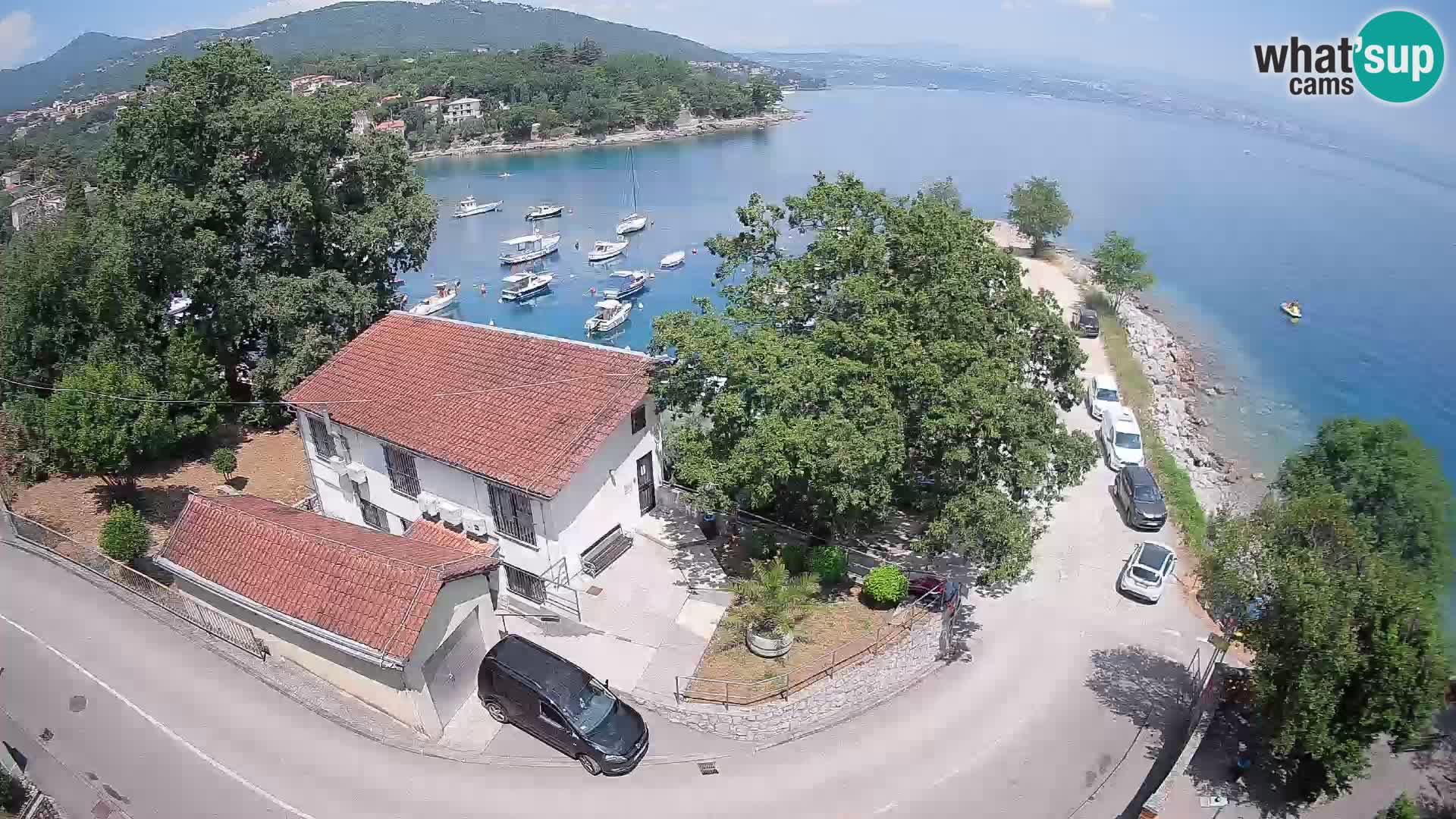 Web kamera luka Ika – Pogled uživo na luku i svjetla Opatije