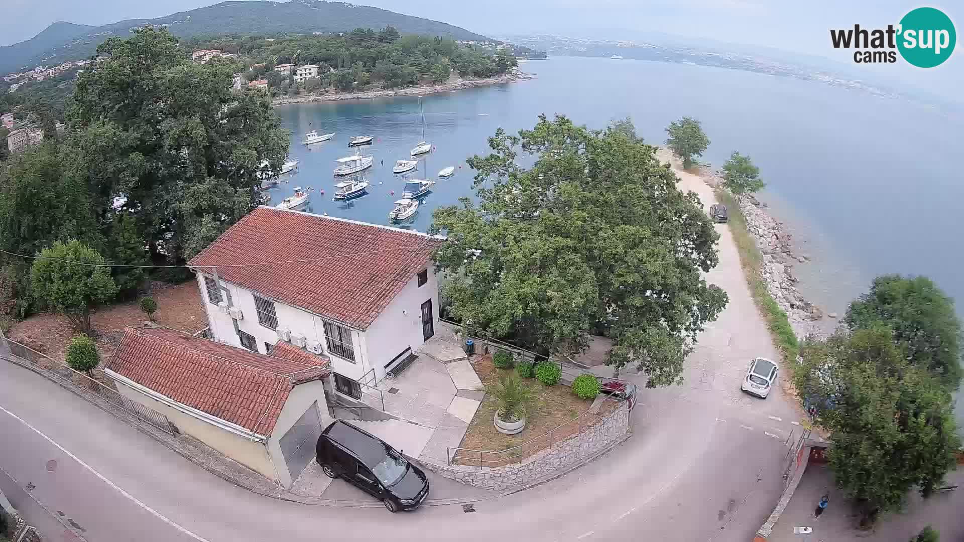 Web kamera luka Ika – Pogled uživo na luku i svjetla Opatije