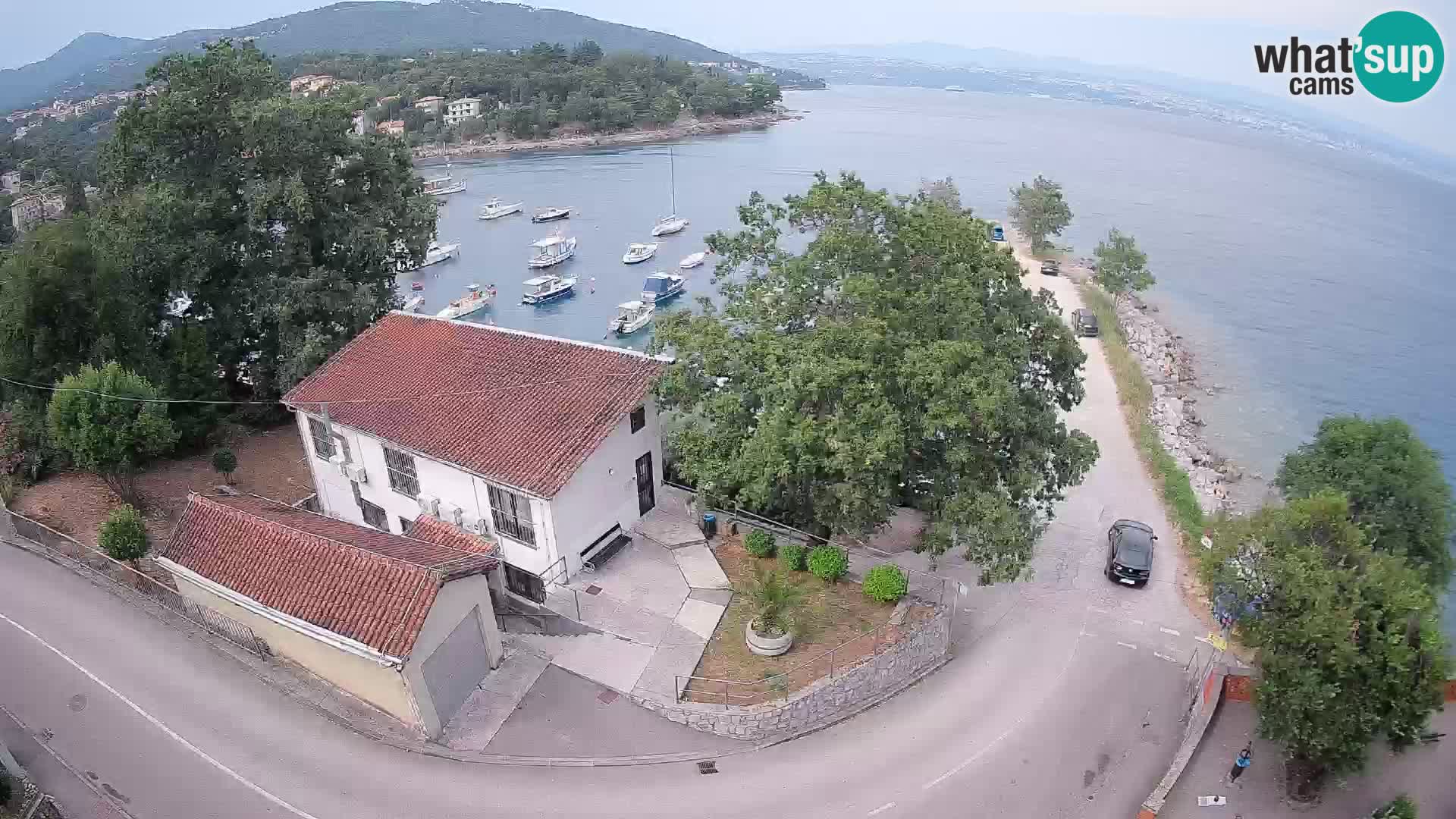 Web kamera luka Ika – Pogled uživo na luku i svjetla Opatije