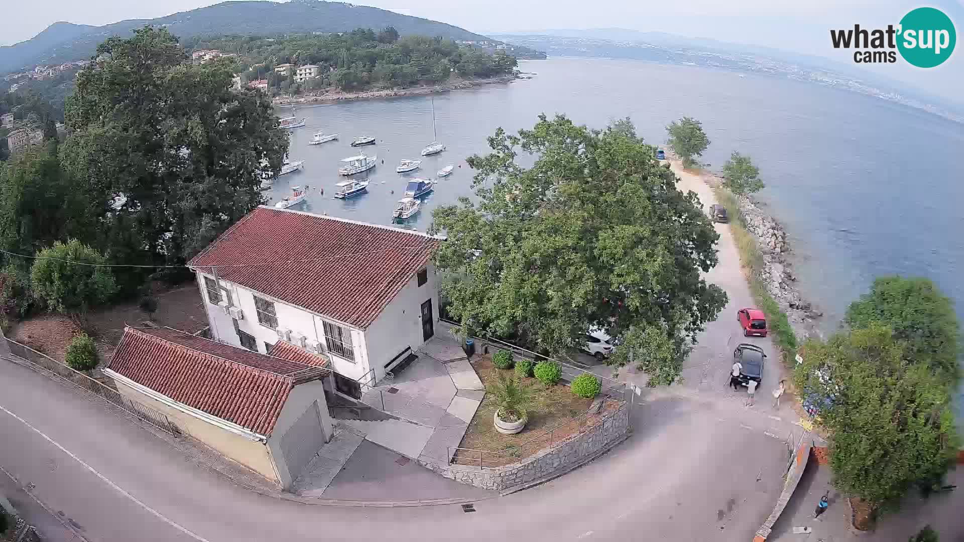 Web kamera luka Ika – Pogled uživo na luku i svjetla Opatije