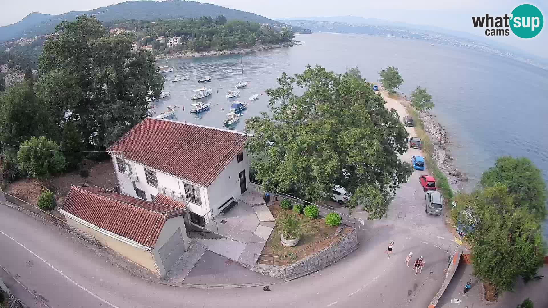 Spletna kamera pristanišče Ika – Pogled v živo na pristanišče in luči Opatije