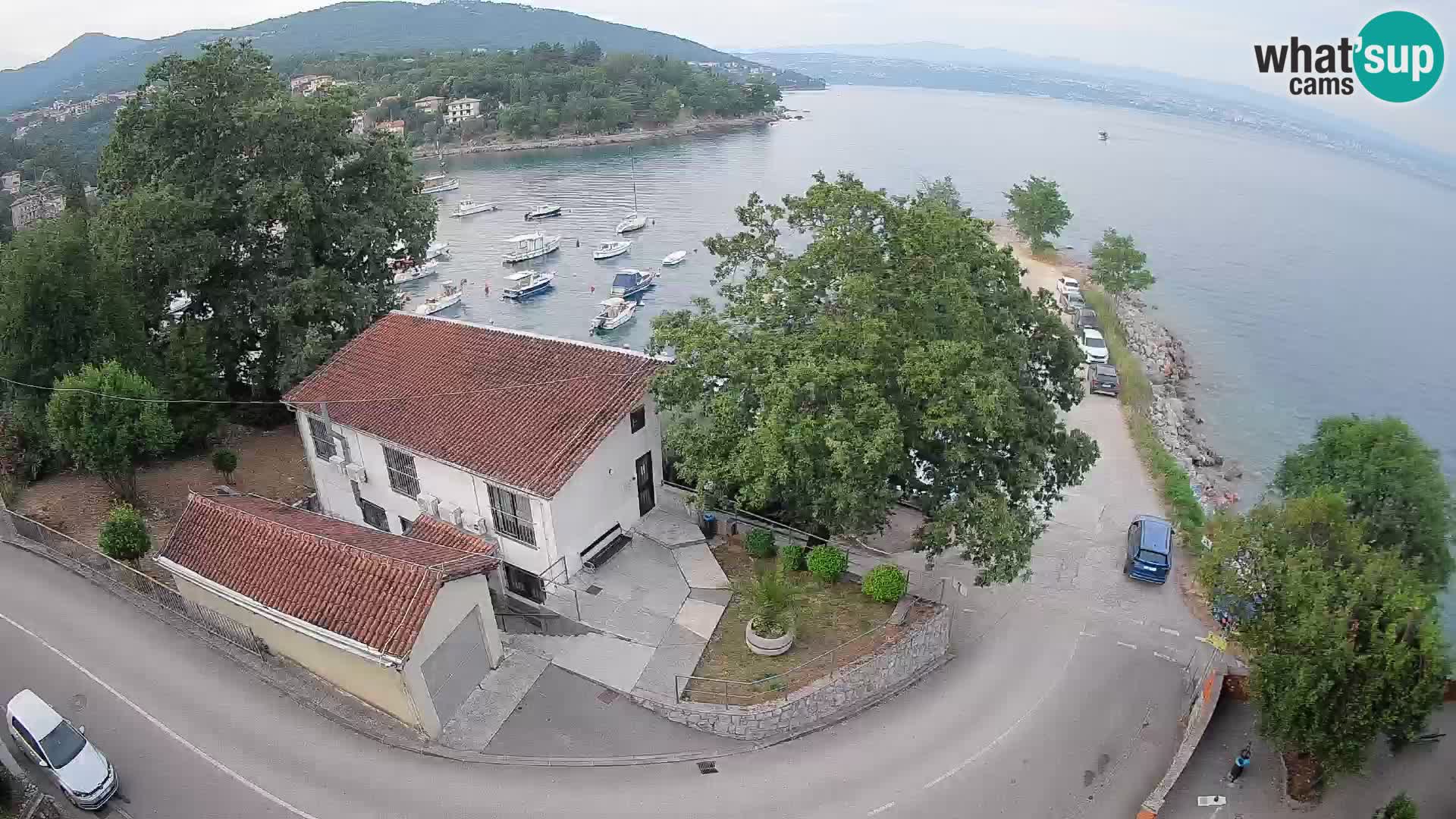 Spletna kamera pristanišče Ika – Pogled v živo na pristanišče in luči Opatije
