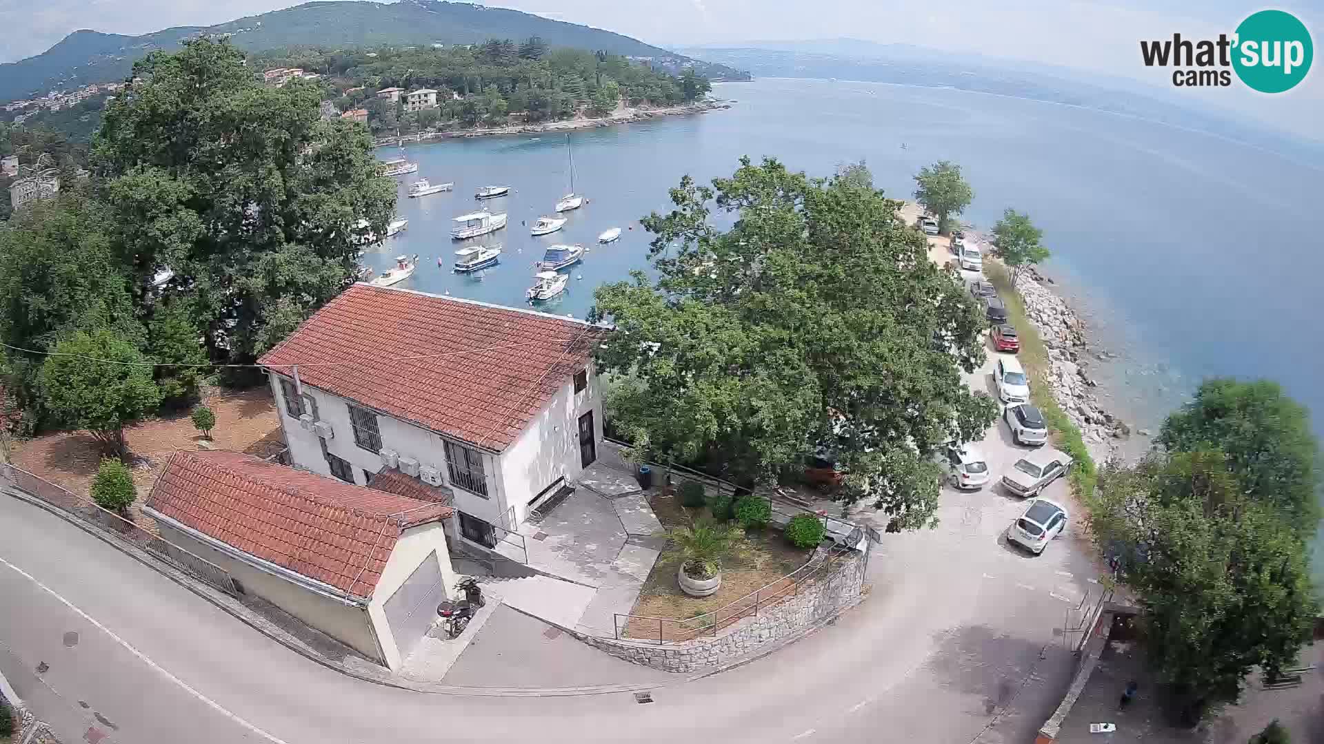 Spletna kamera pristanišče Ika – Pogled v živo na pristanišče in luči Opatije