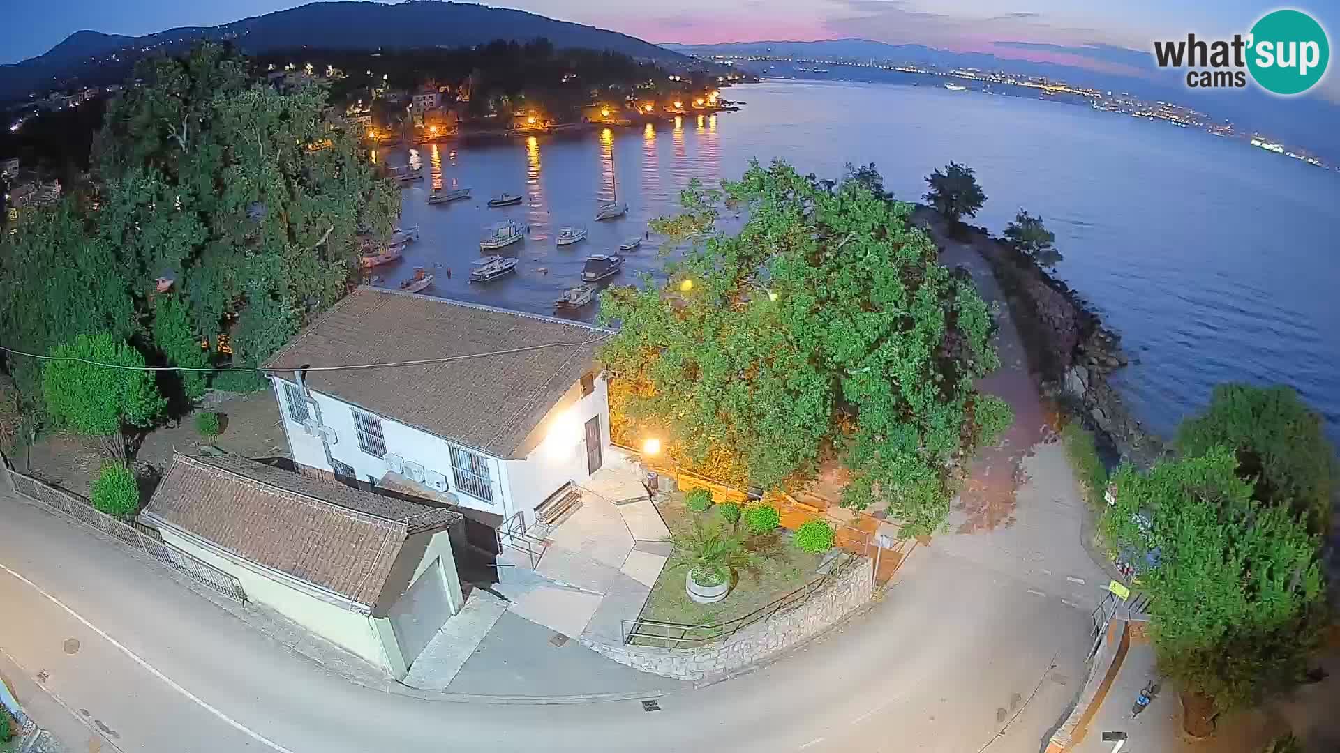 Ika Harbor Webcam – LIVE View of the Harbor and Opatija Lights
