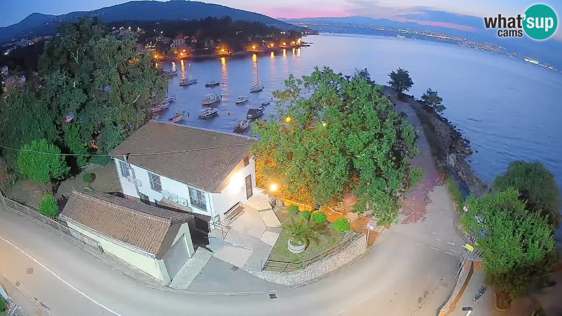 Ika Harbor Webcam – LIVE View of the Harbor and Opatija Lights