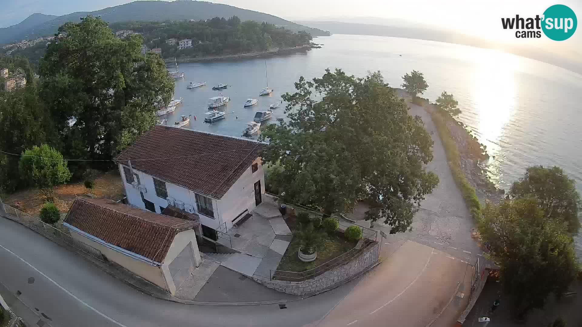 Ika Harbor Webcam – LIVE View of the Harbor and Opatija Lights
