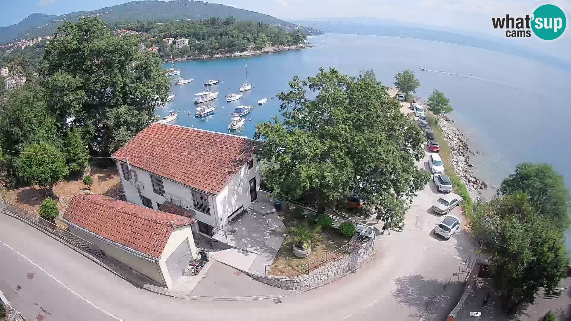 Spletna kamera pristanišče Ika – Pogled v živo na pristanišče in luči Opatije