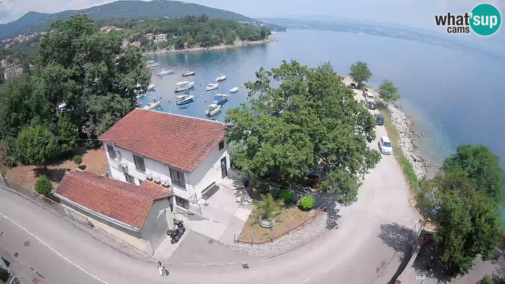 Web kamera luka Ika – Pogled uživo na luku i svjetla Opatije