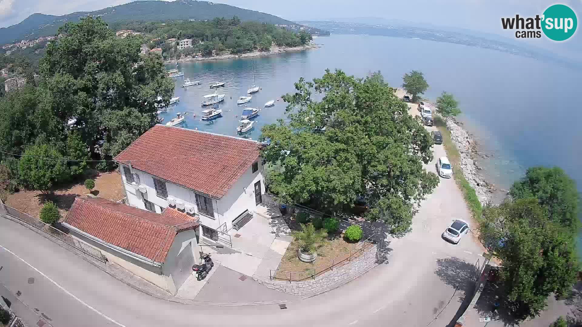 Web kamera luka Ika – Pogled uživo na luku i svjetla Opatije