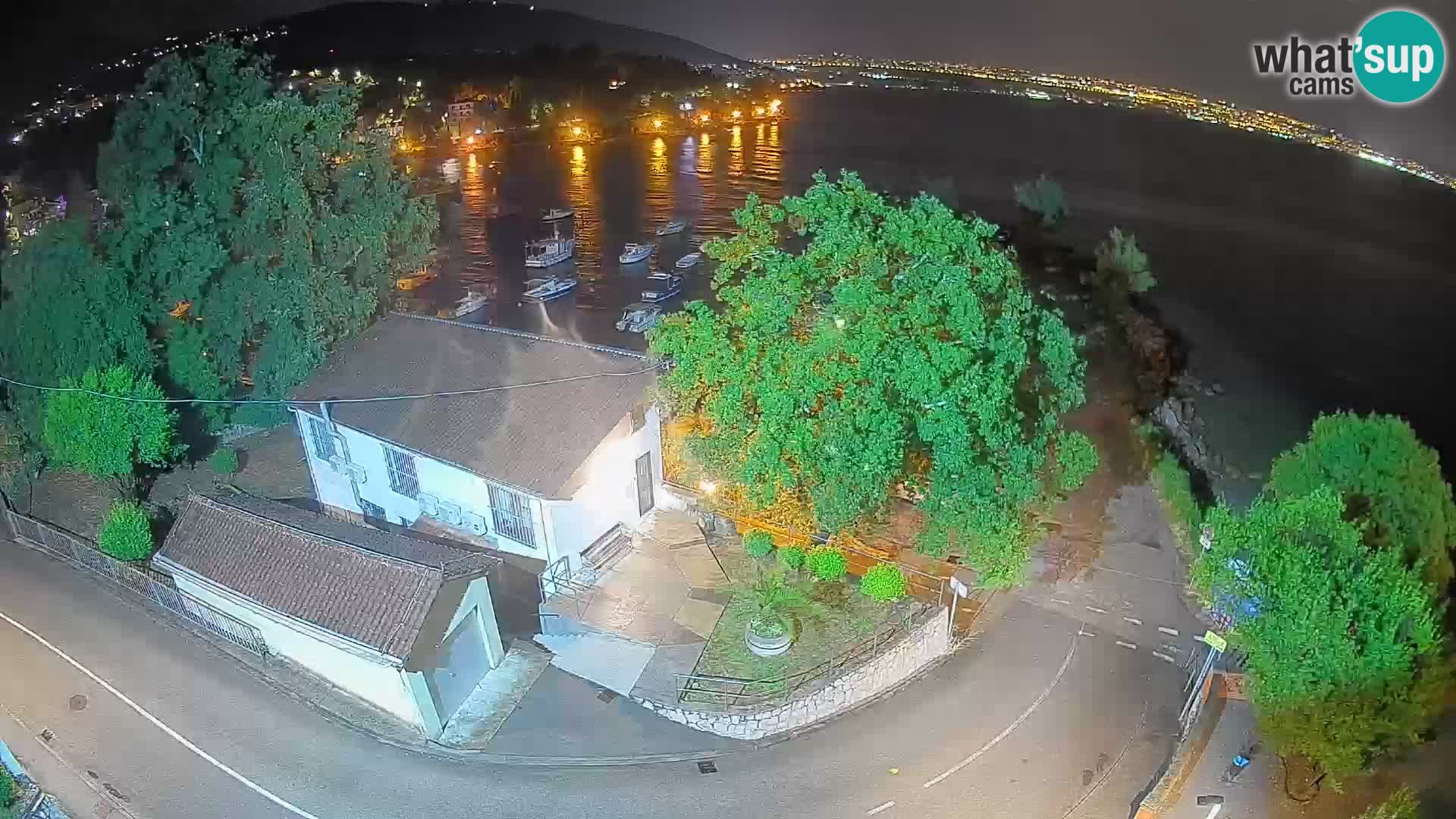 Ika Harbor Webcam – LIVE View of the Harbor and Opatija Lights